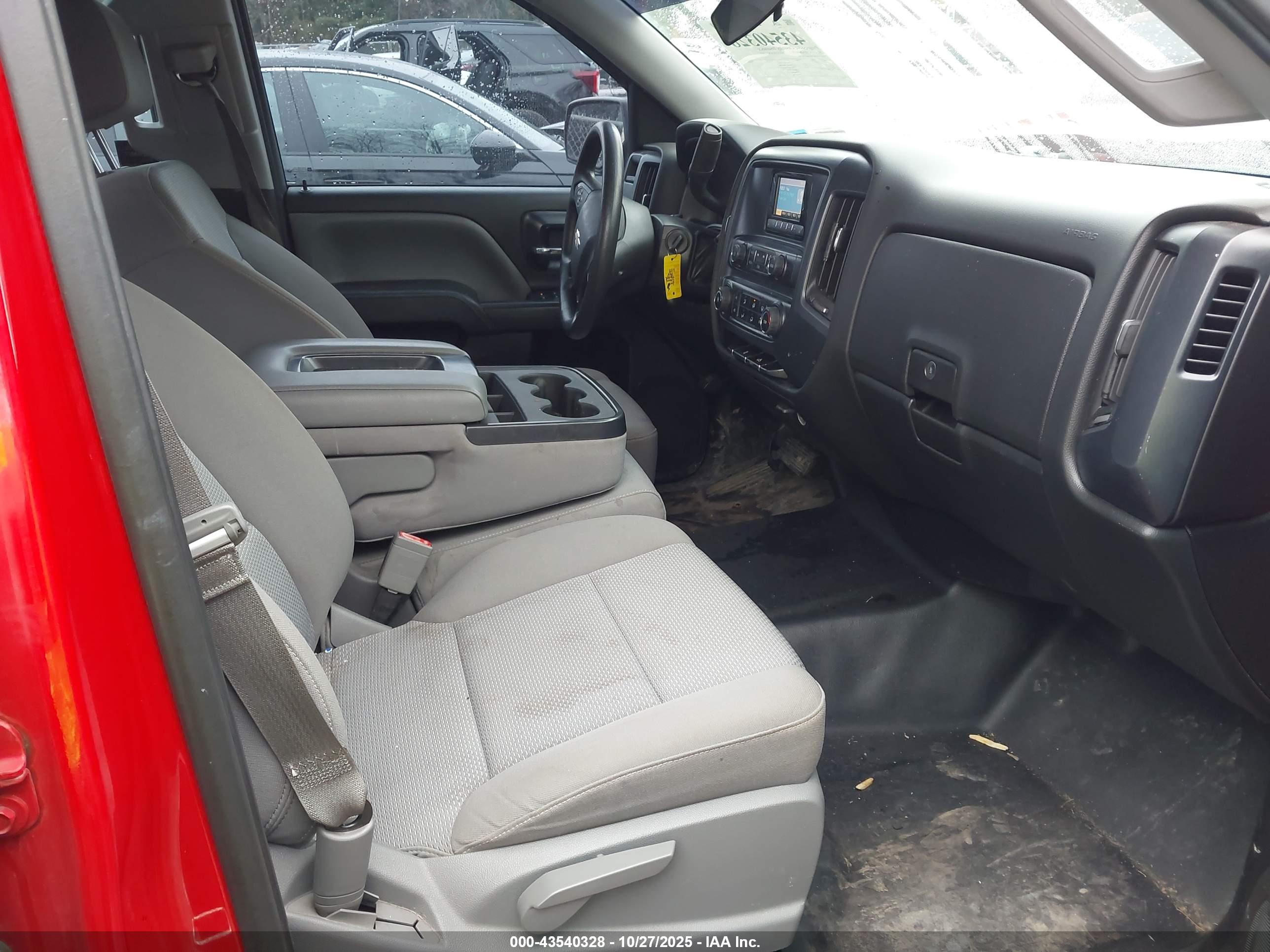 CHEVROLET SILVERADO image 5