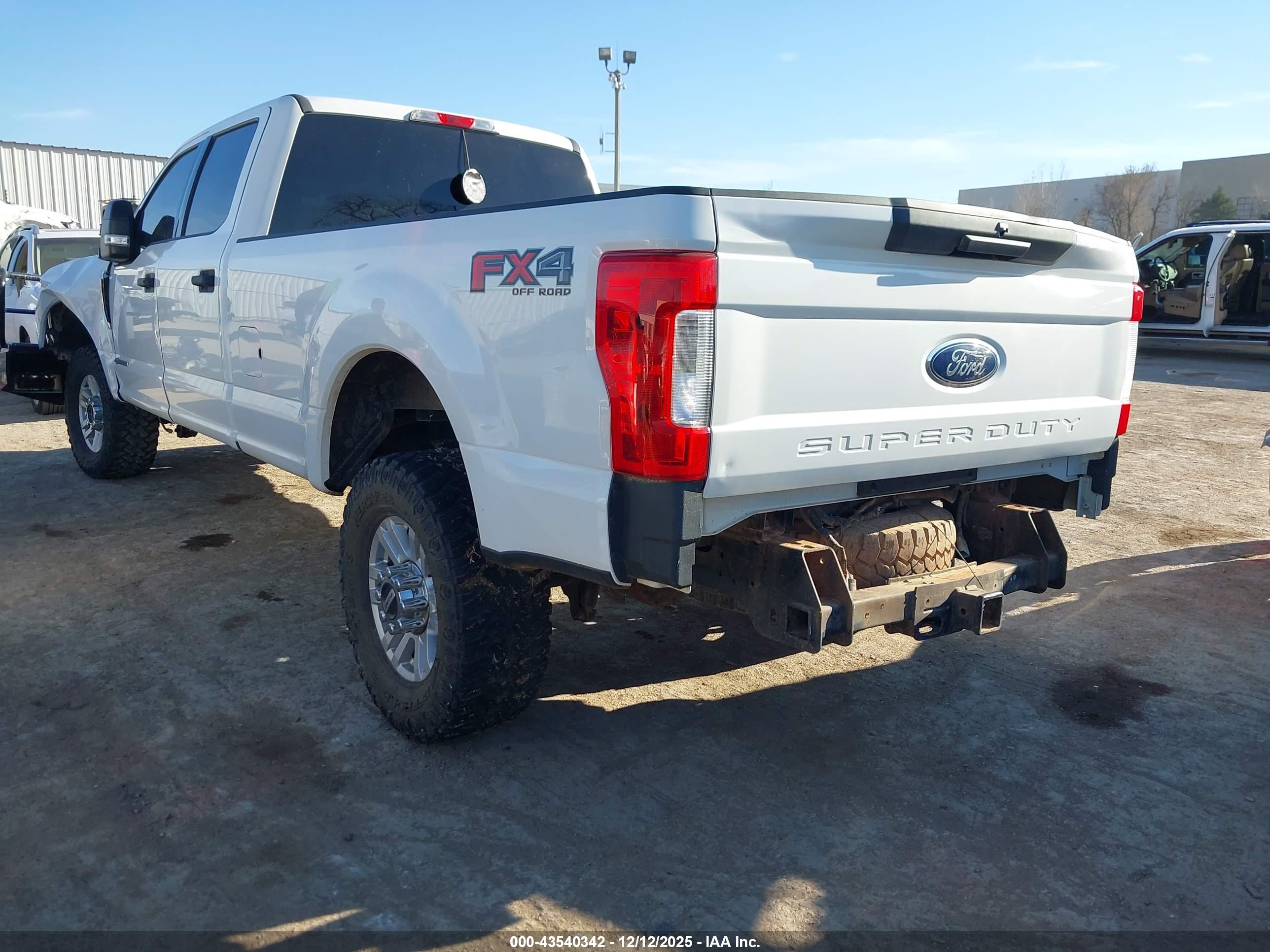 FORD F-350 image 3