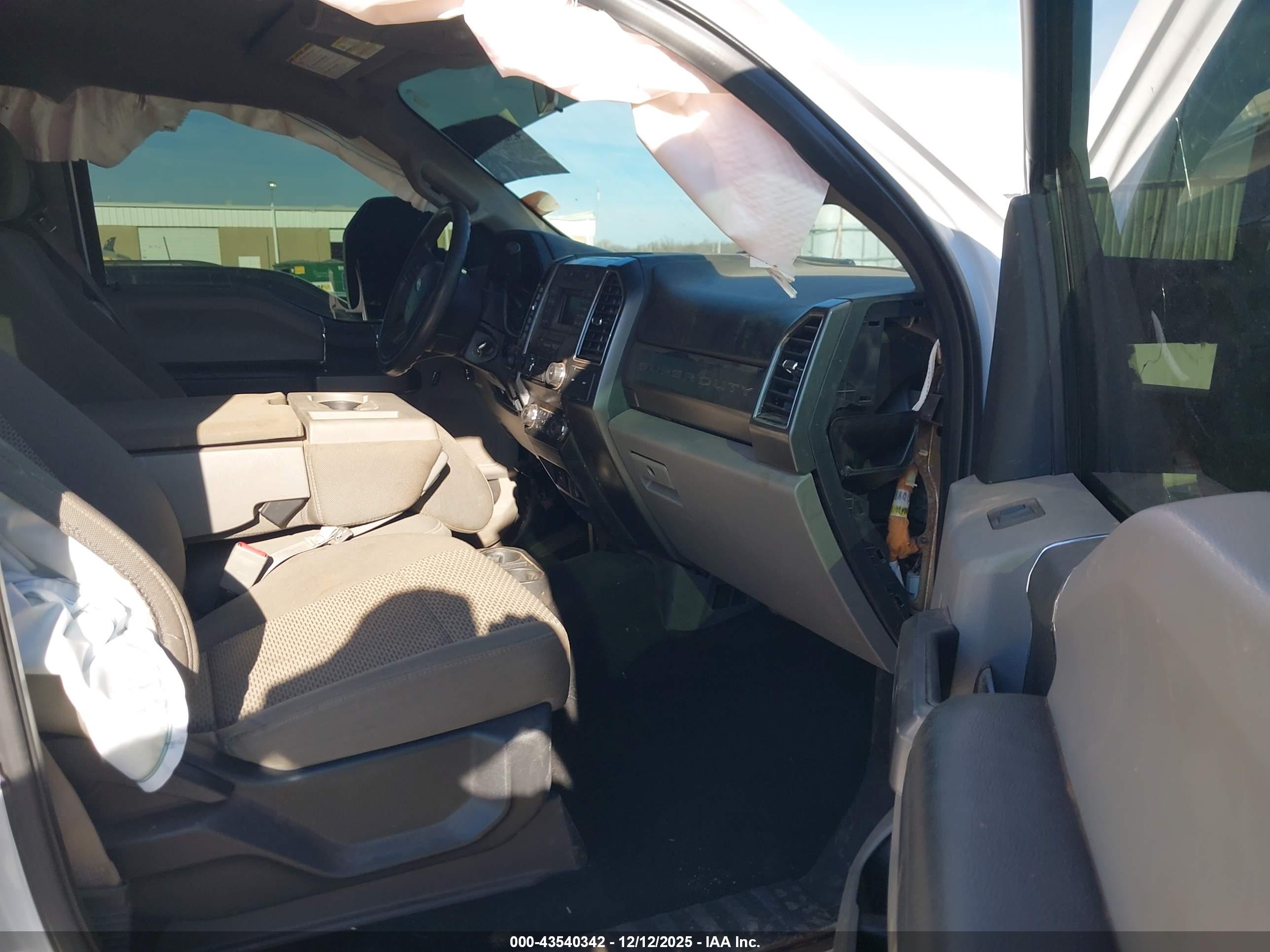 FORD F-350 image 8