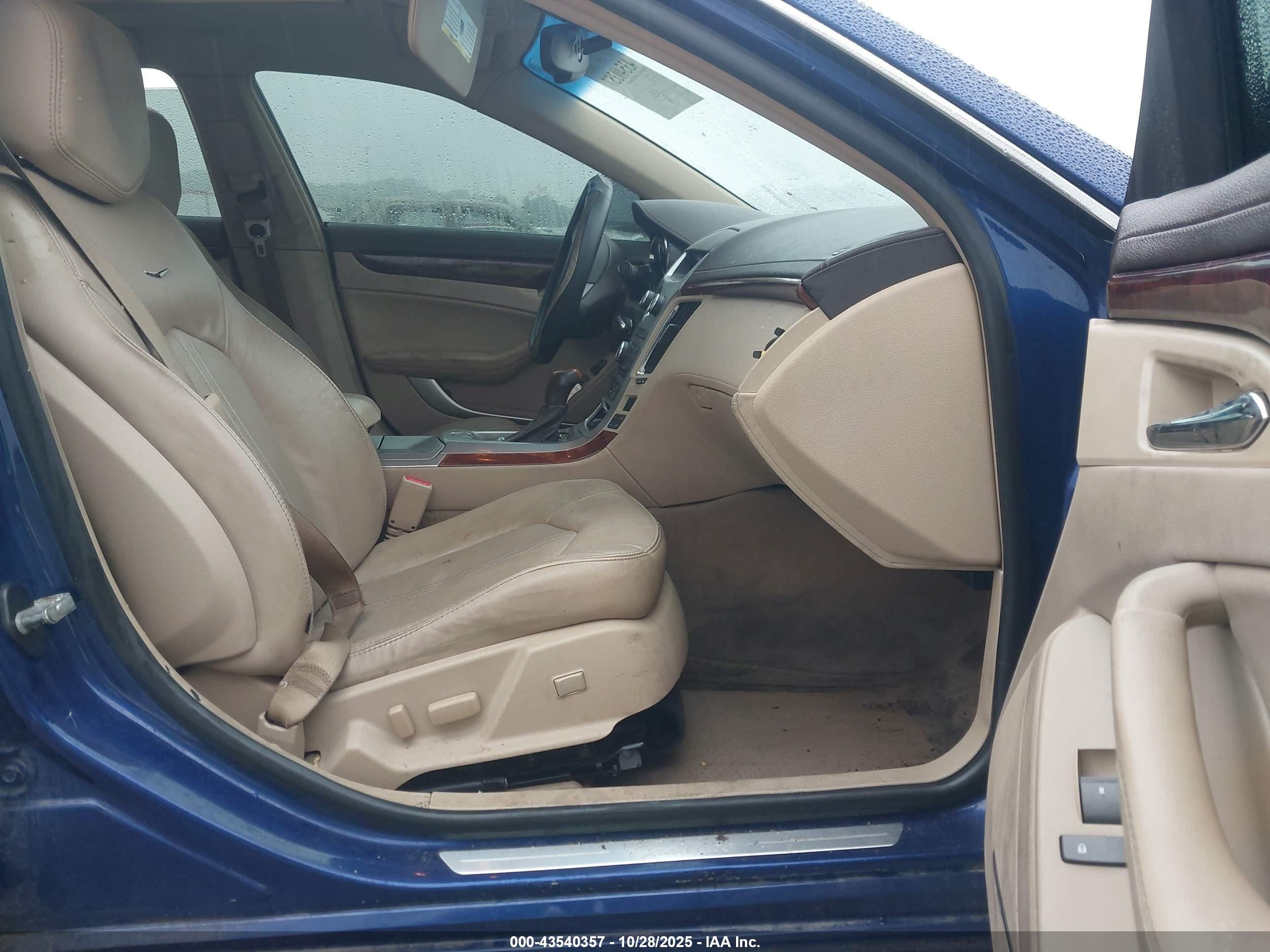 CADILLAC CTS image 5