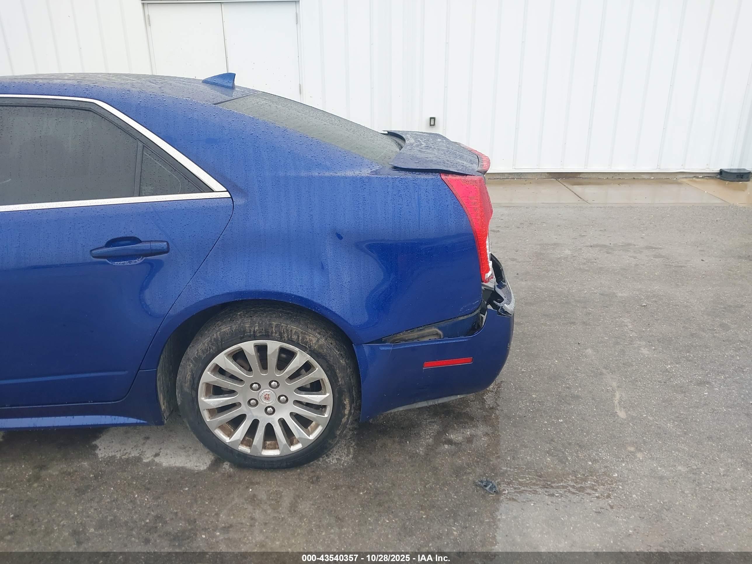 CADILLAC CTS image 6