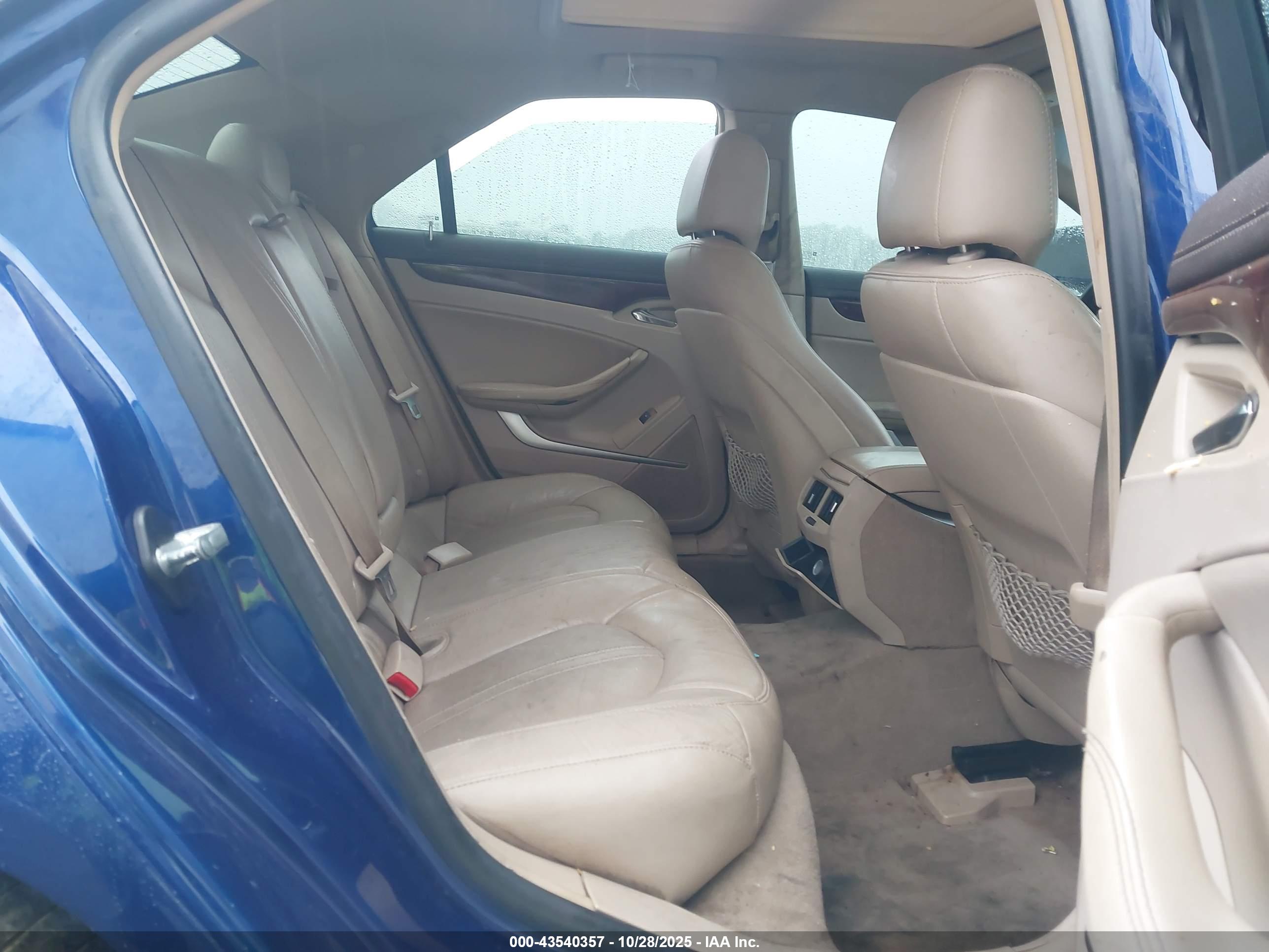 CADILLAC CTS image 8
