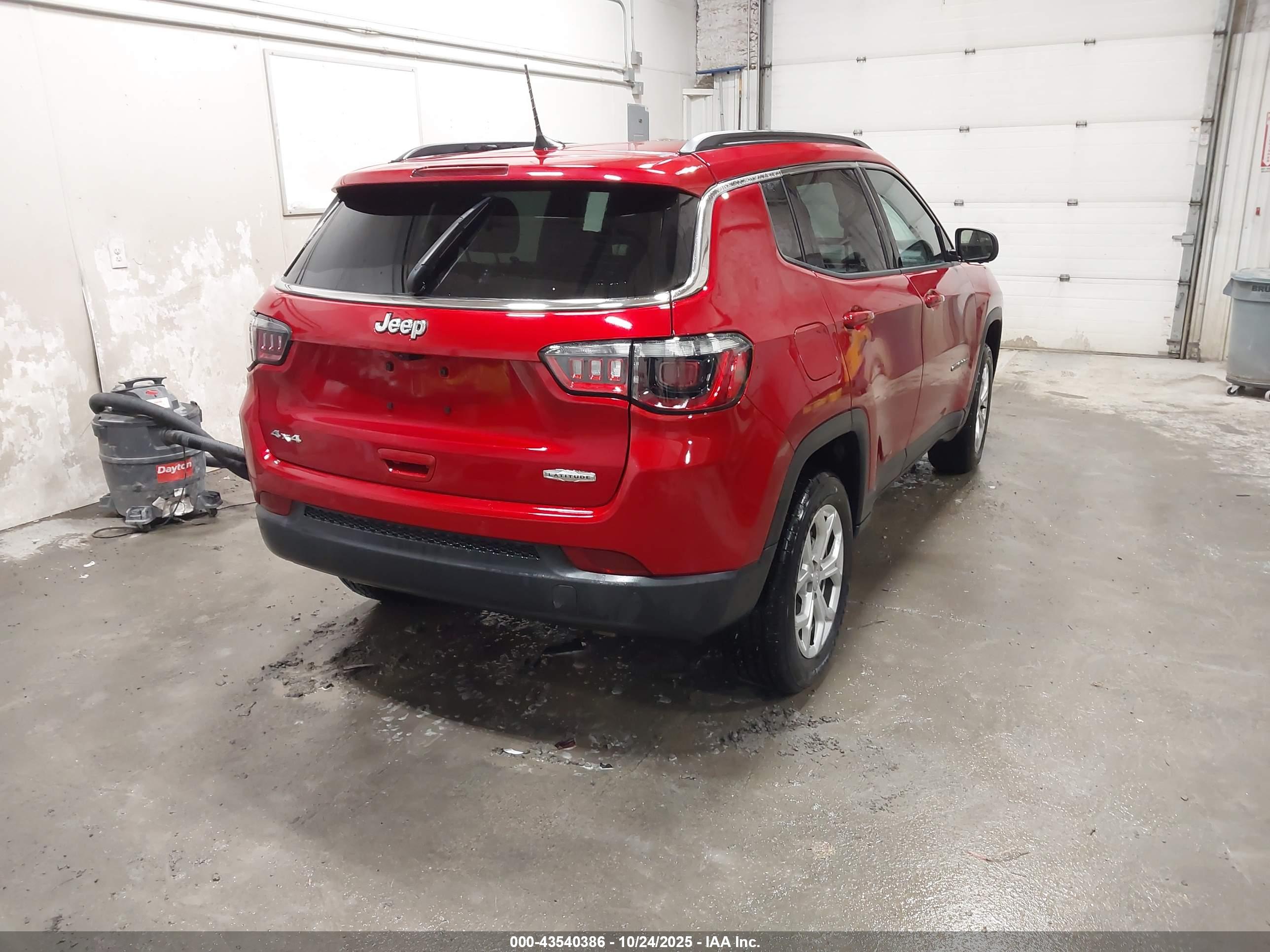 JEEP COMPASS image 4