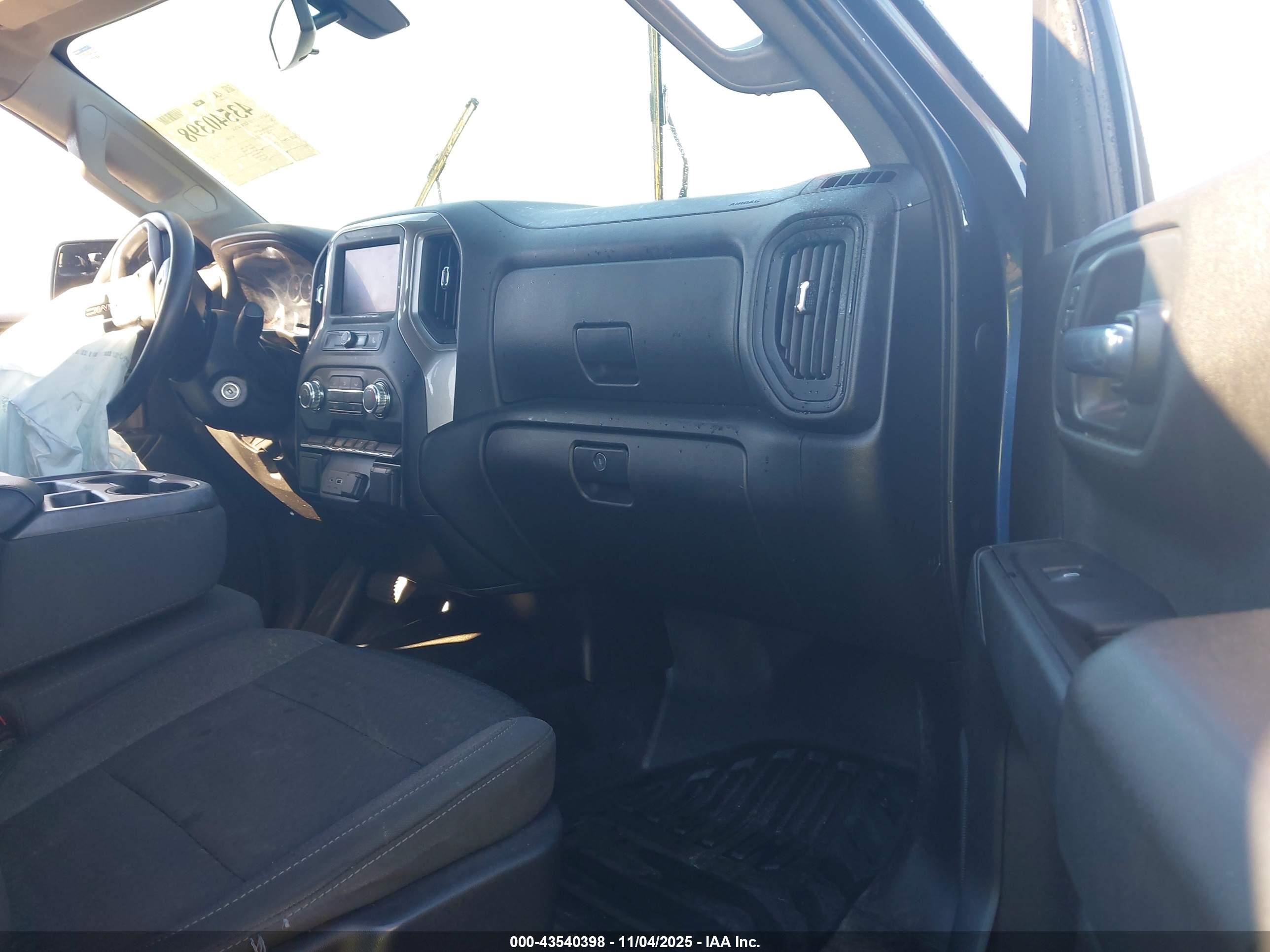 GMC SIERRA image 5