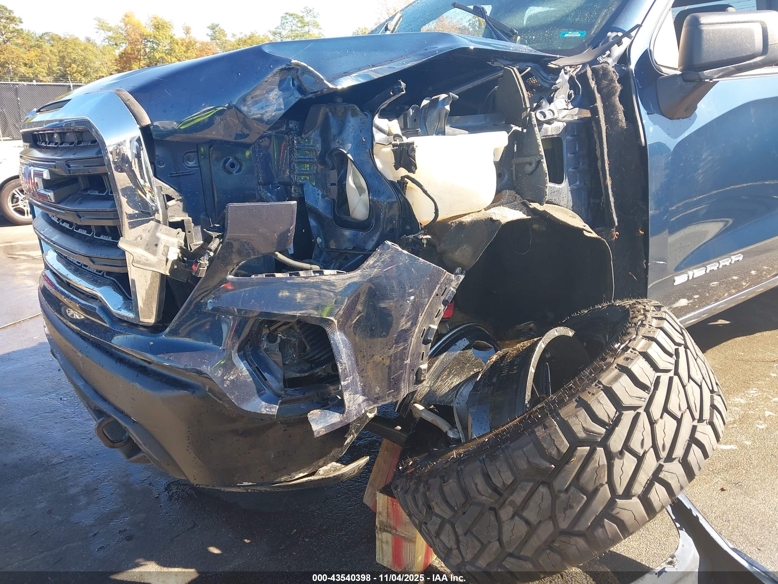 GMC SIERRA image 6