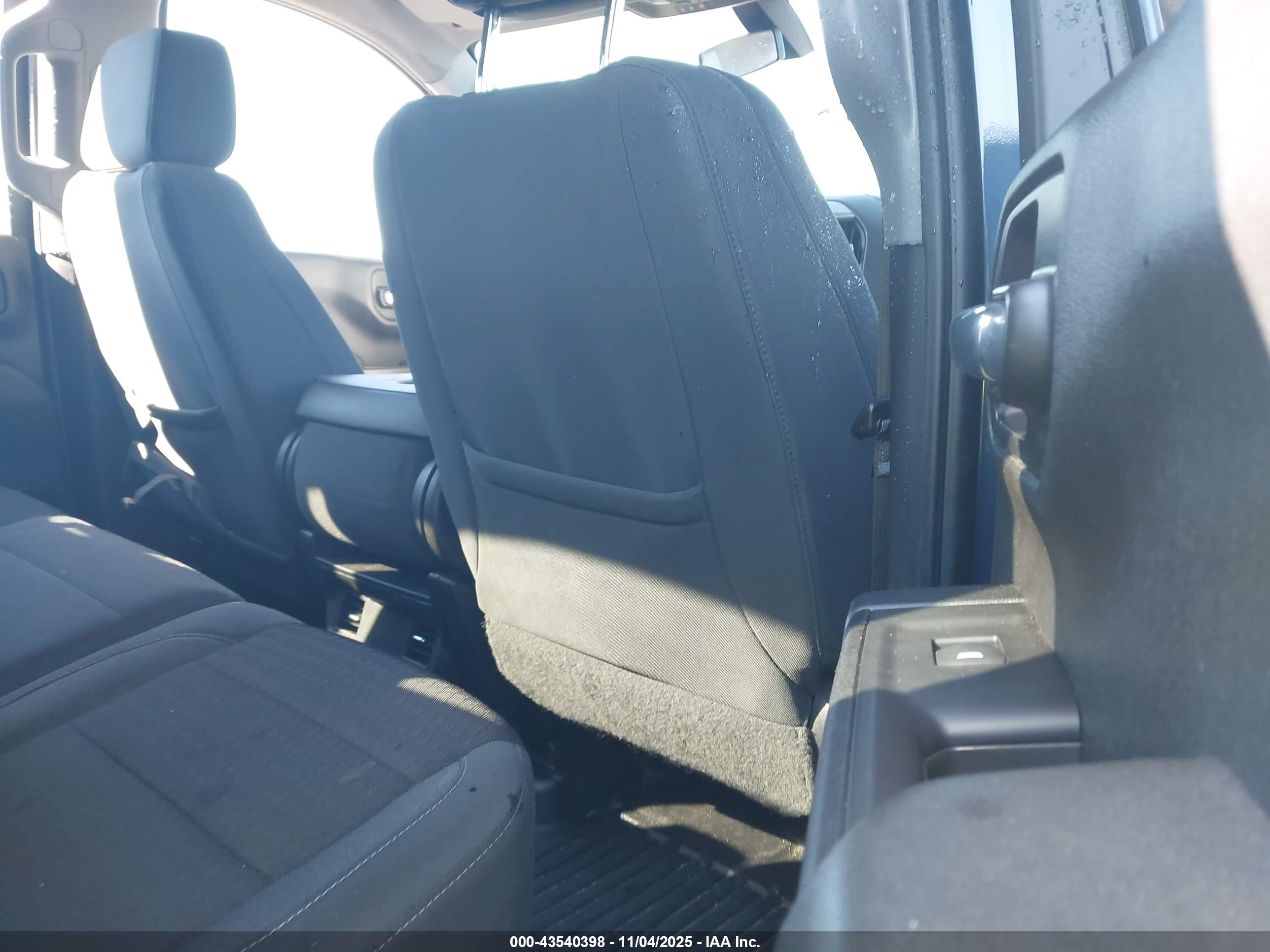 GMC SIERRA image 8