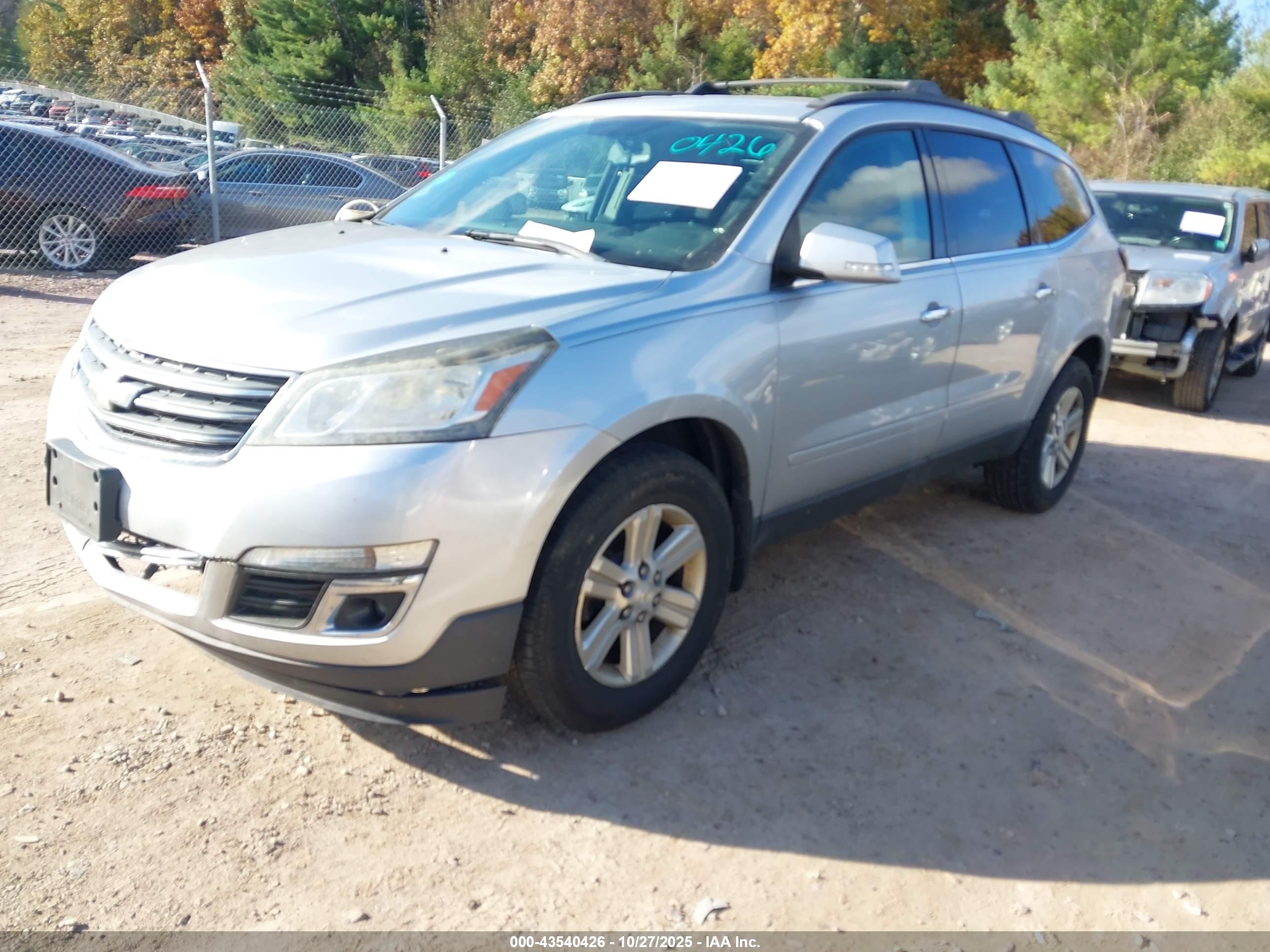 CHEVROLET TRAVERSE image 2