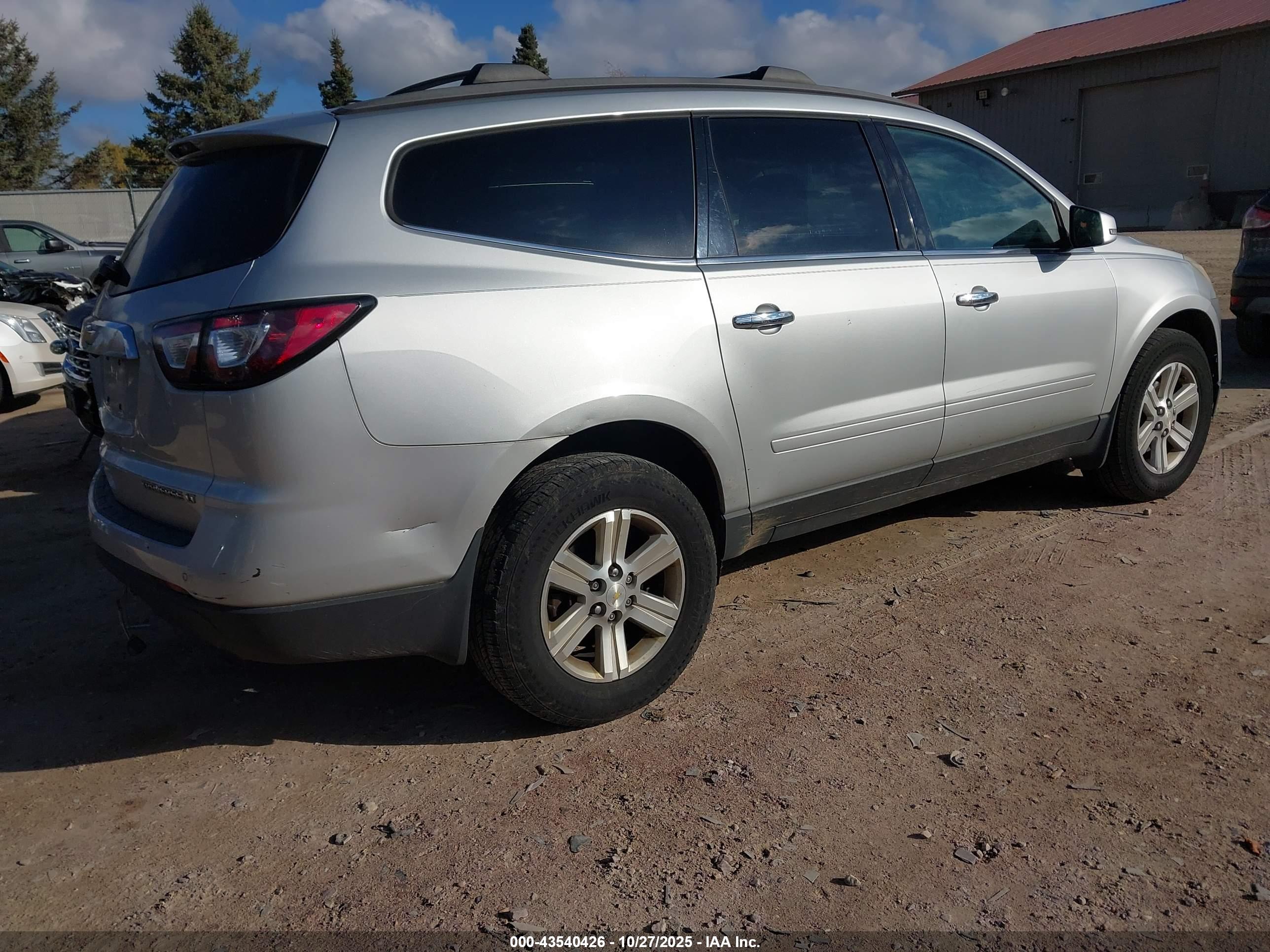 CHEVROLET TRAVERSE image 4