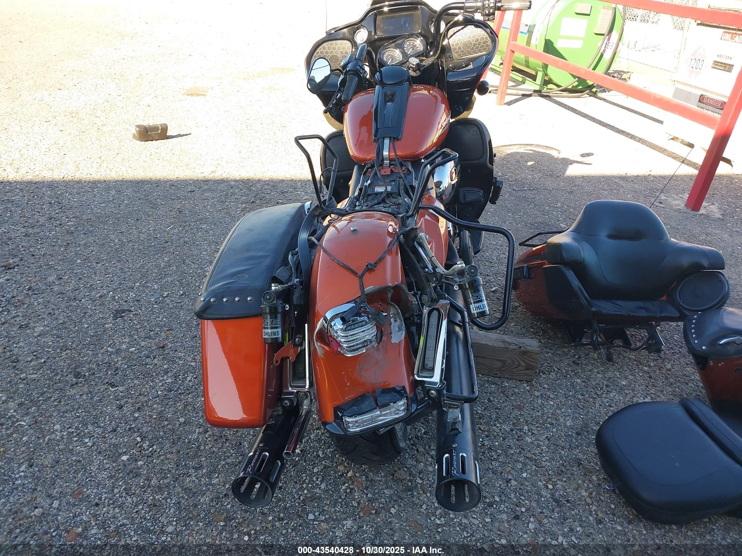 HARLEY-DAVIDSON FLTRU image 6