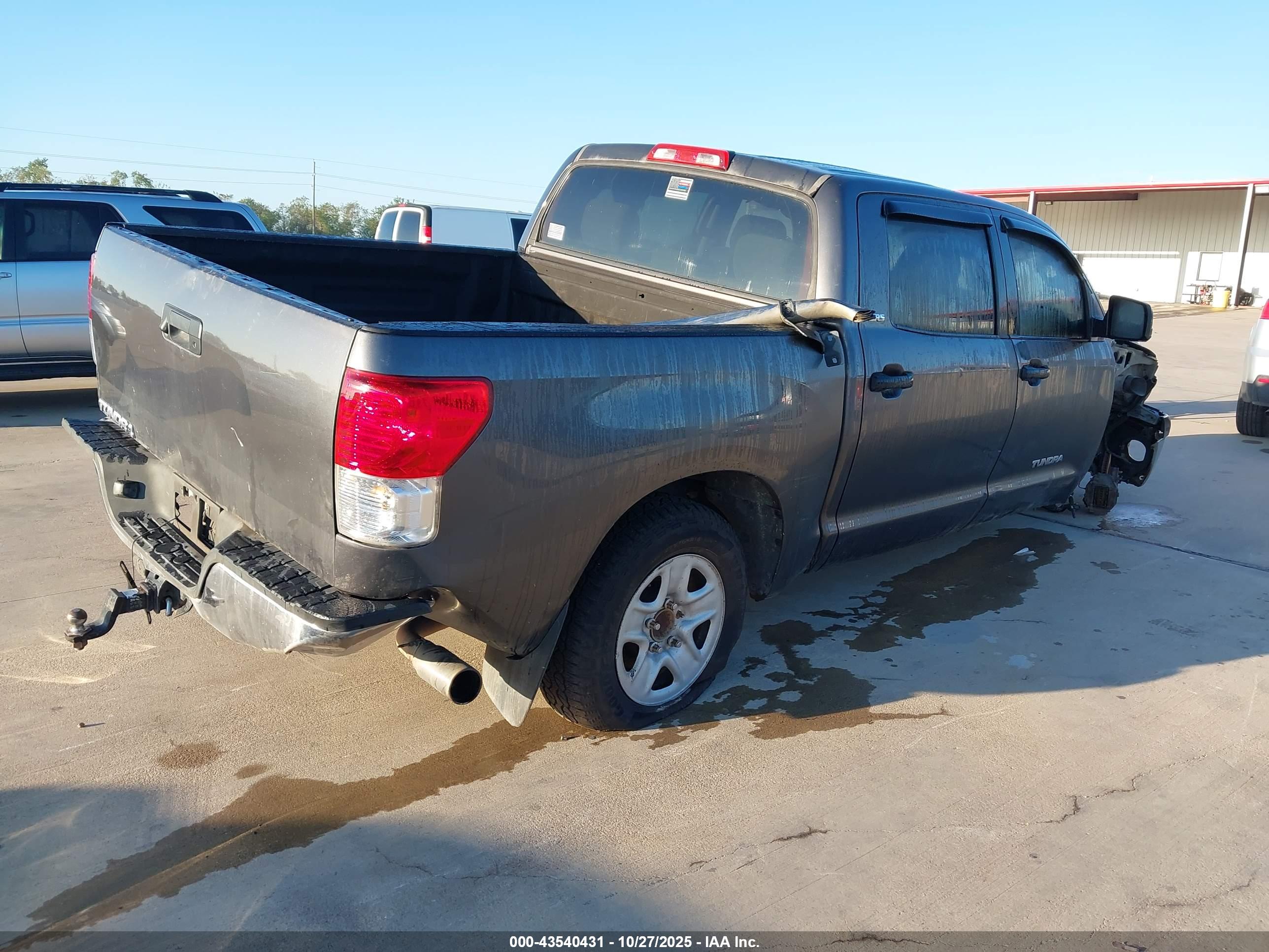 TOYOTA TUNDRA image 4