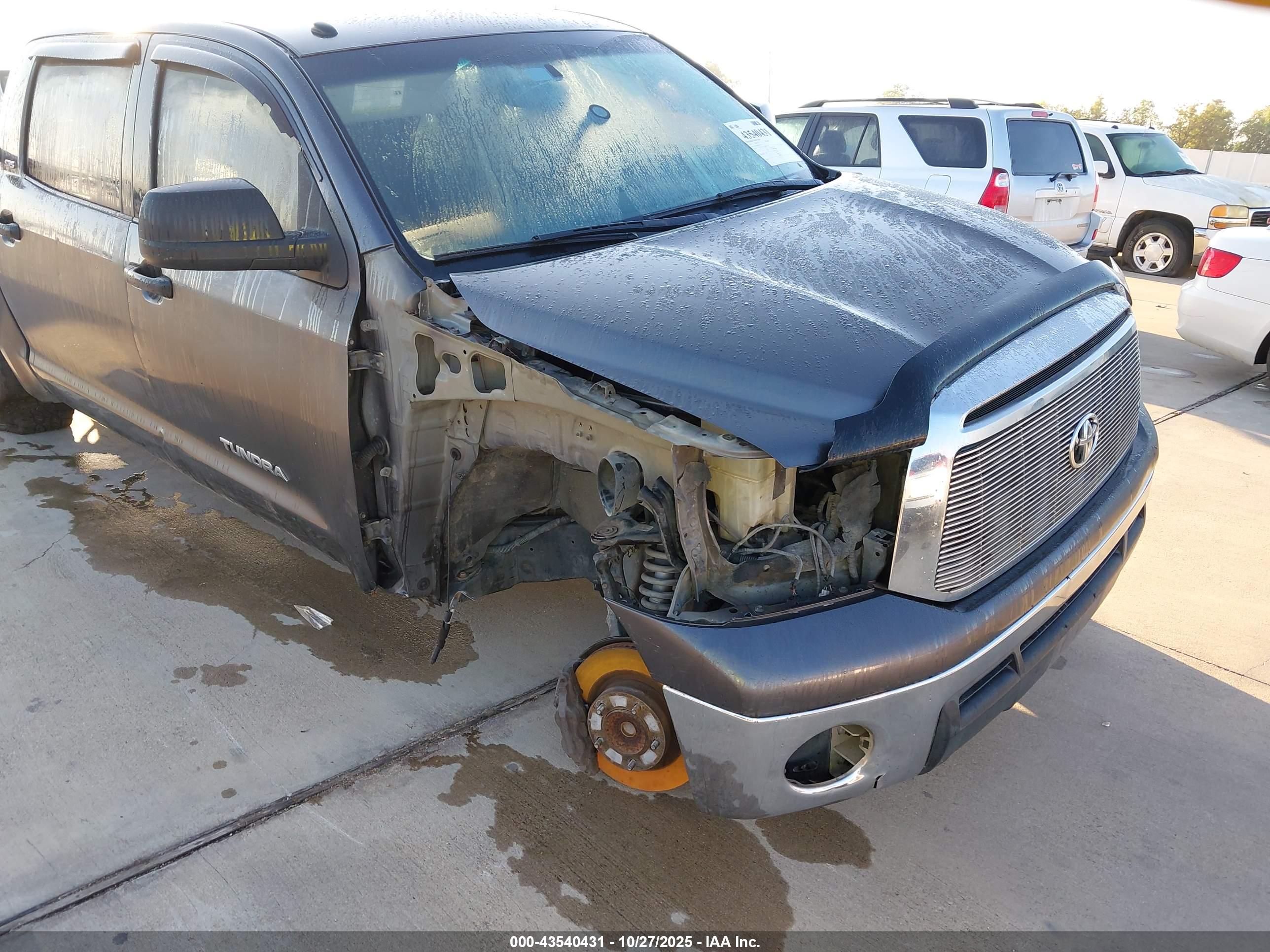 TOYOTA TUNDRA image 6
