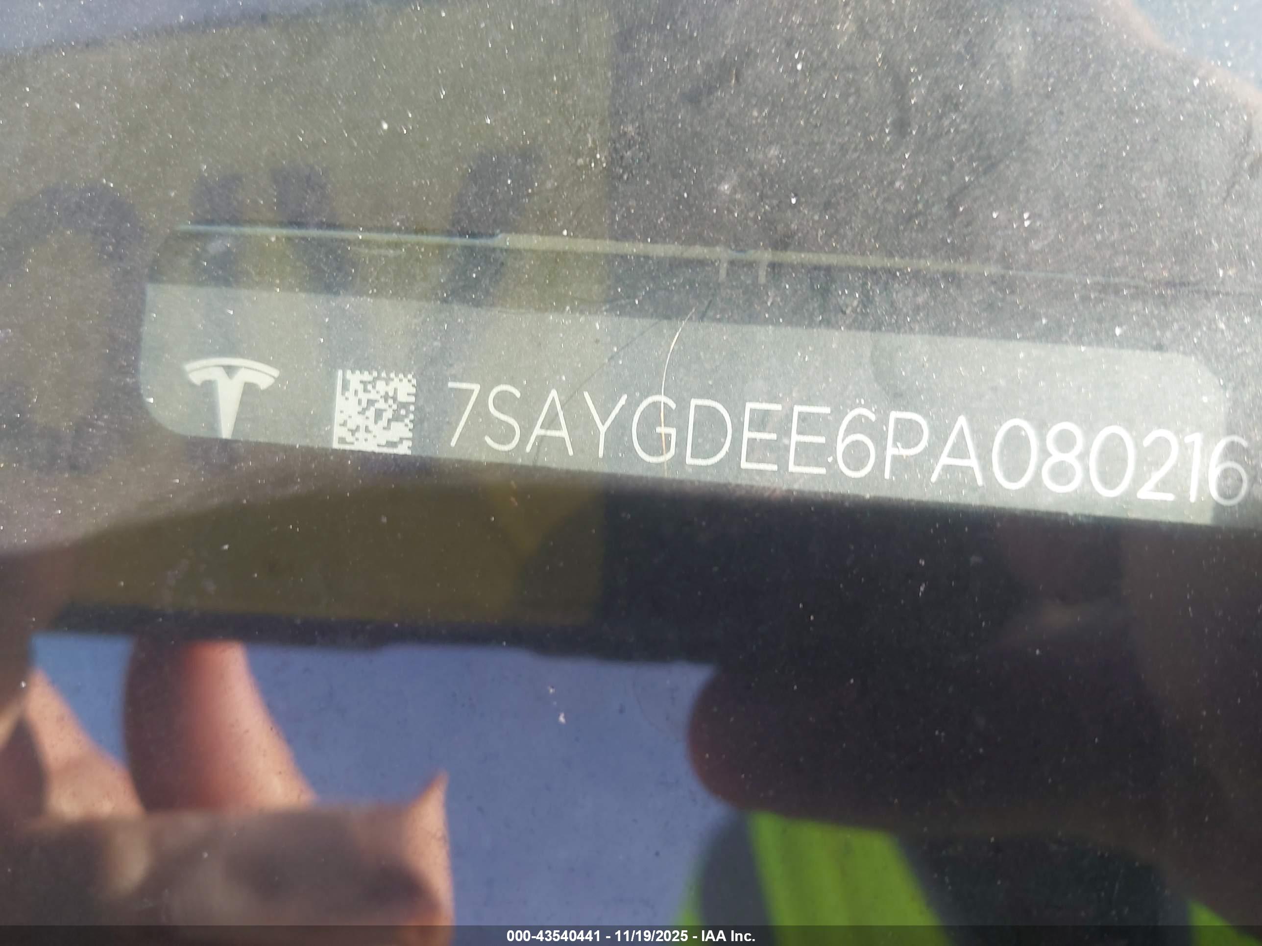 TESLA MODEL image 9