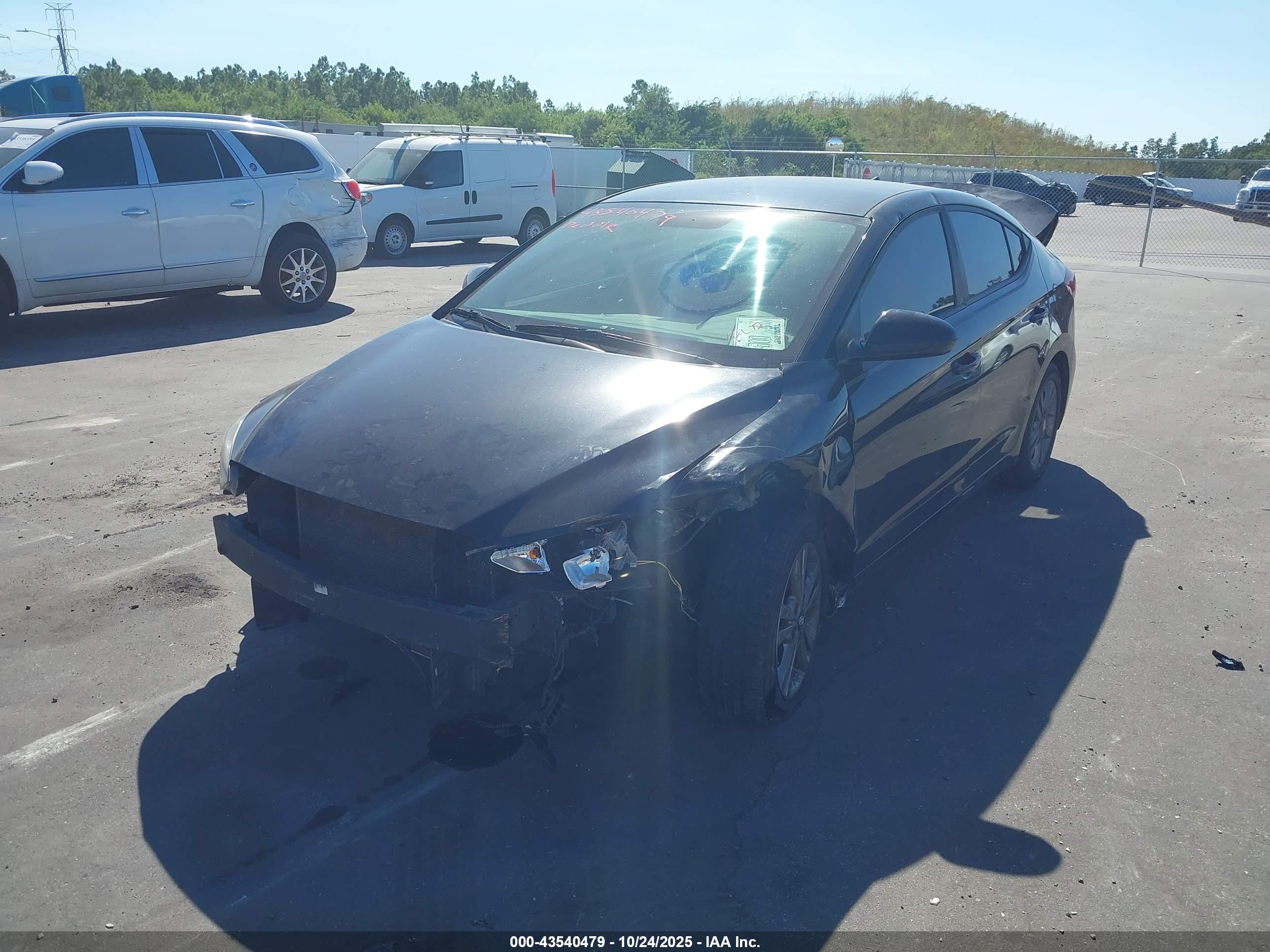 HYUNDAI ELANTRA image 2