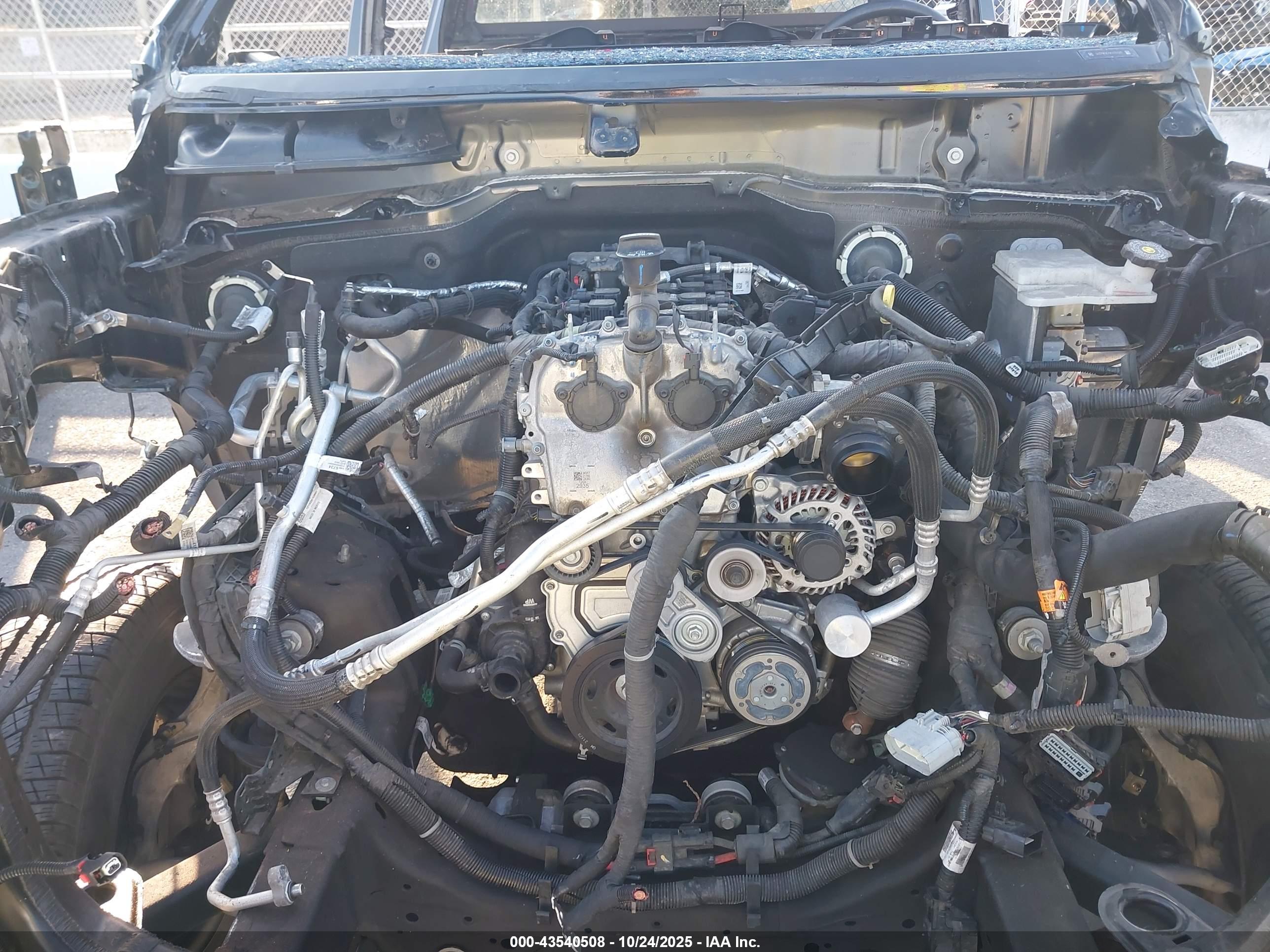 CHEVROLET SILVERADO image 10