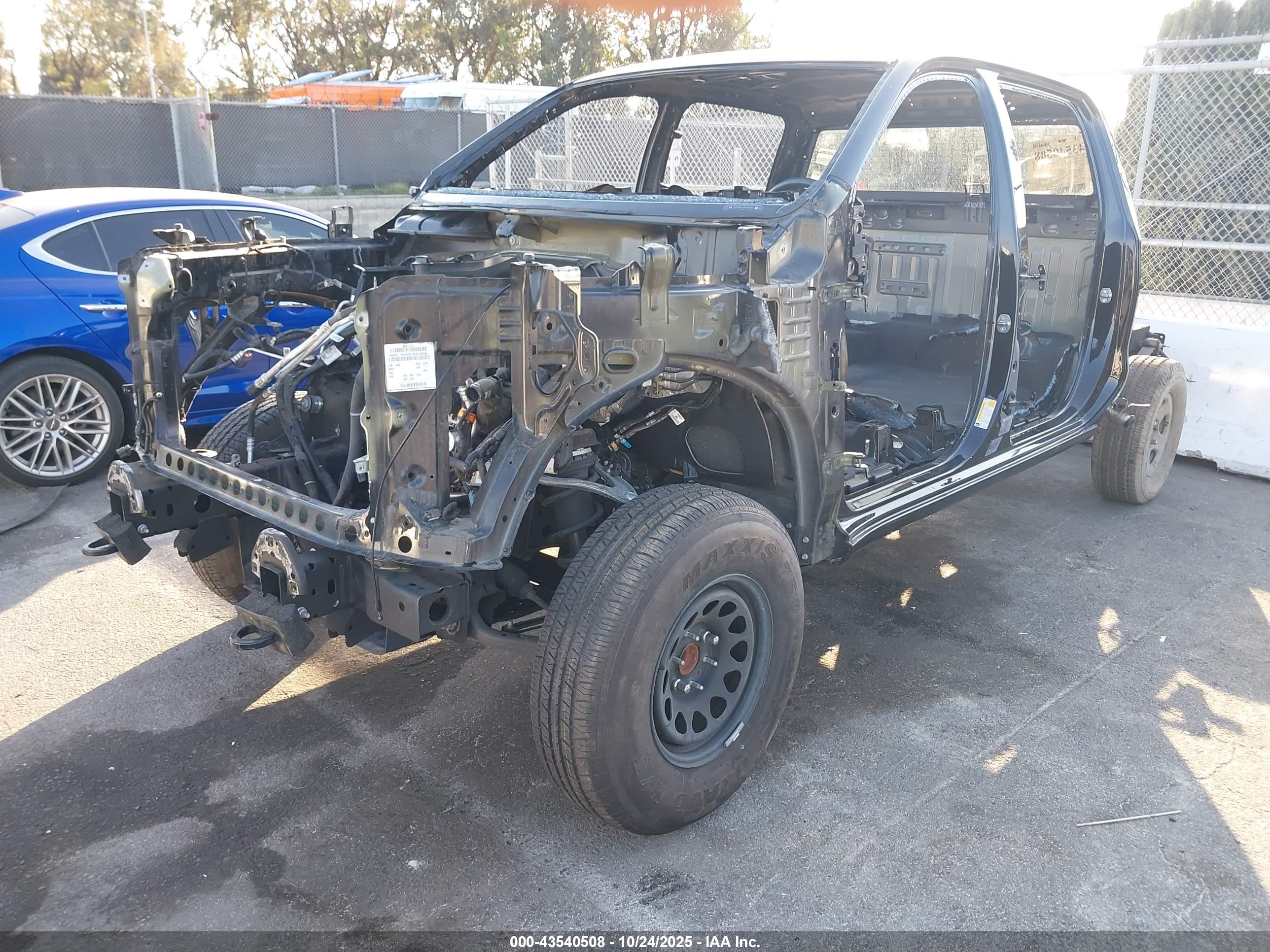 CHEVROLET SILVERADO image 6