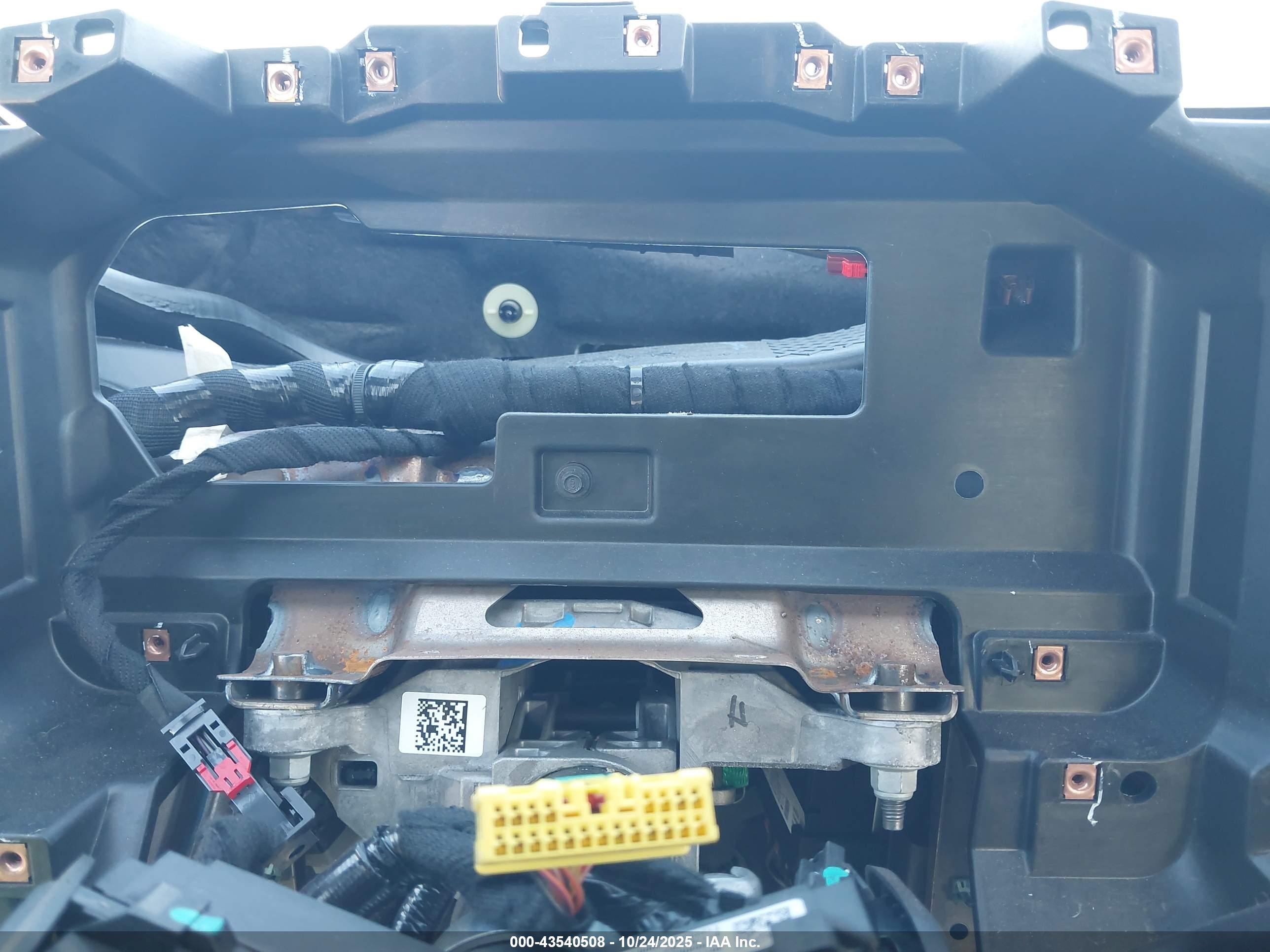 CHEVROLET SILVERADO image 7