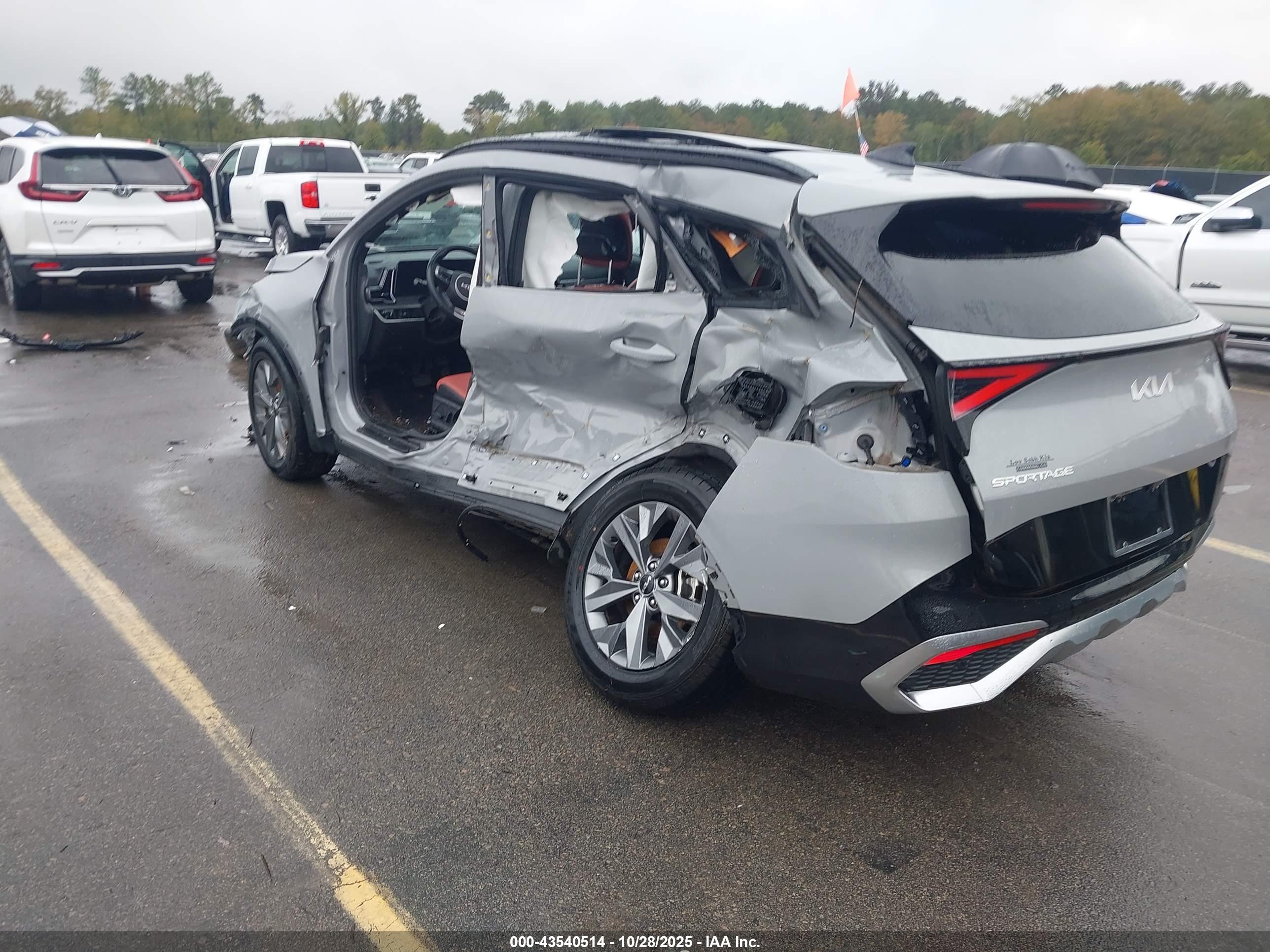 KIA SPORTAGE image 3