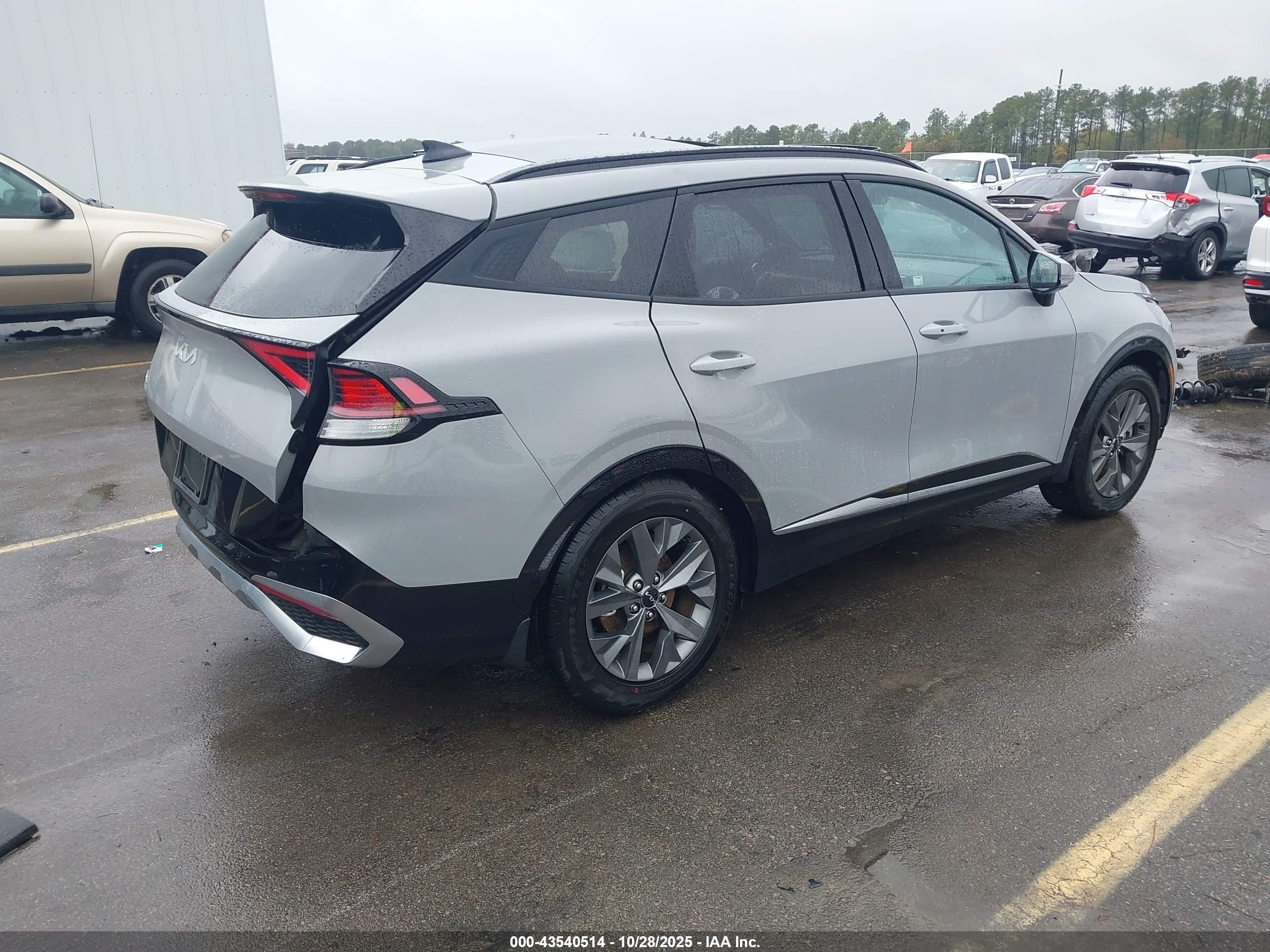 KIA SPORTAGE image 4