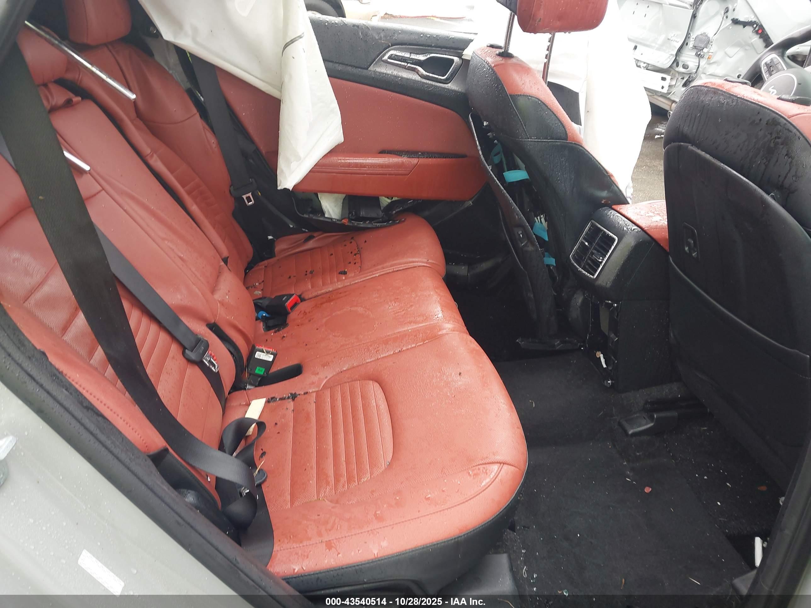 KIA SPORTAGE image 8
