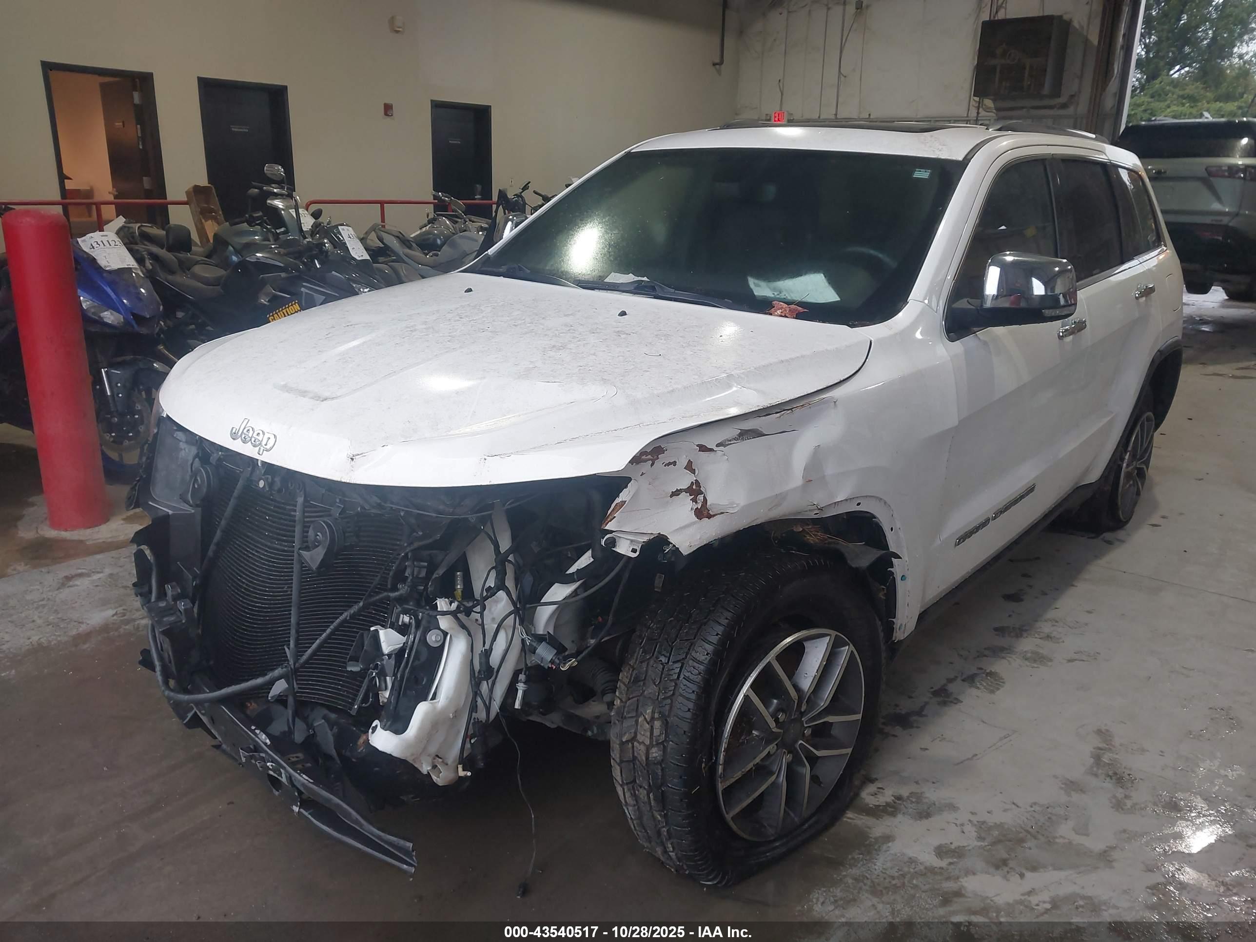 JEEP GRAND image 2