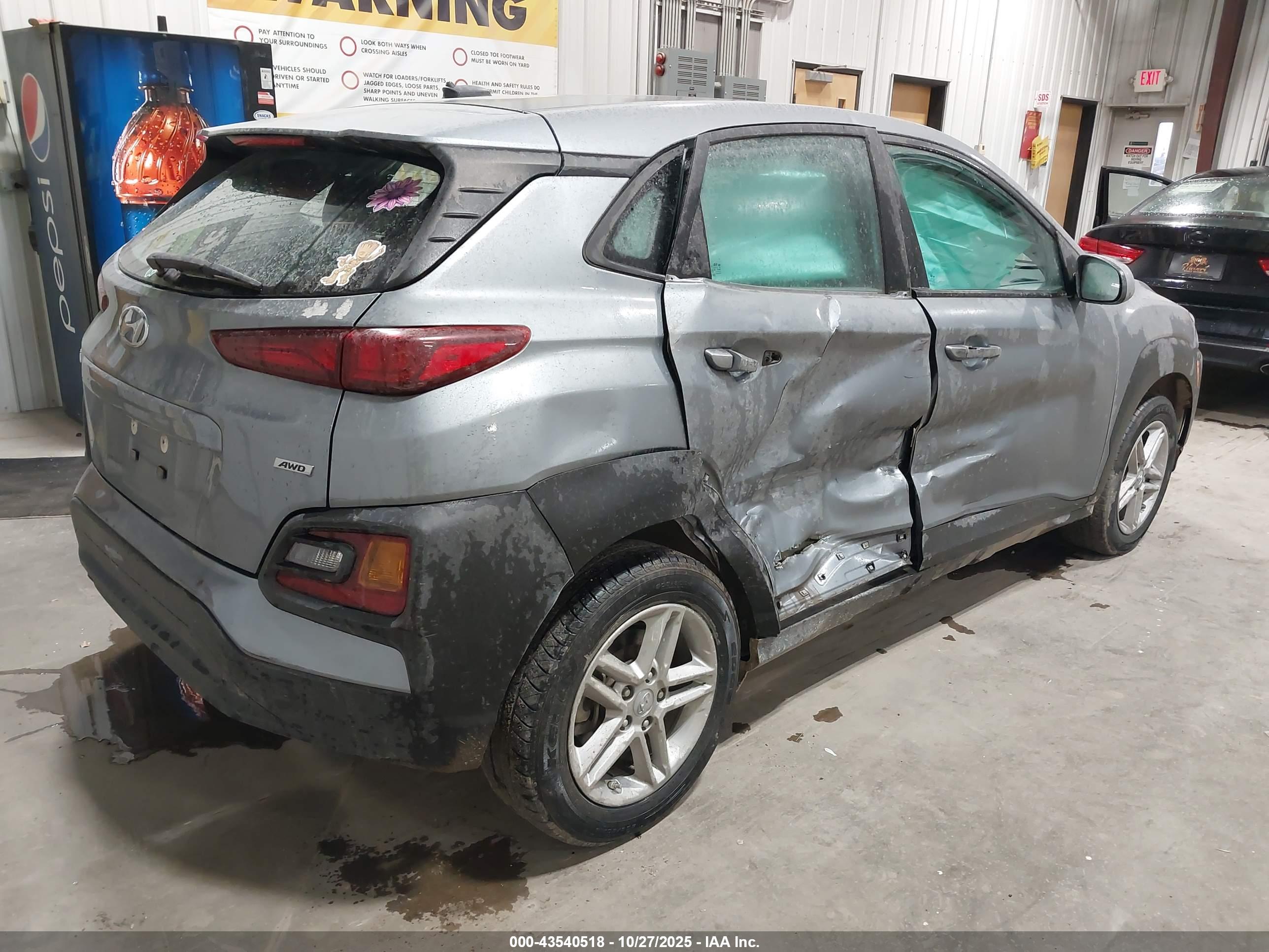 HYUNDAI KONA image 4