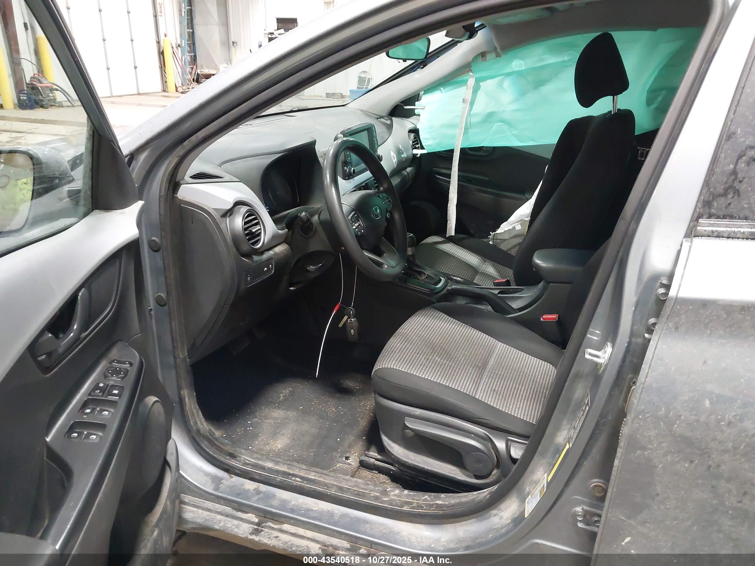 HYUNDAI KONA image 5