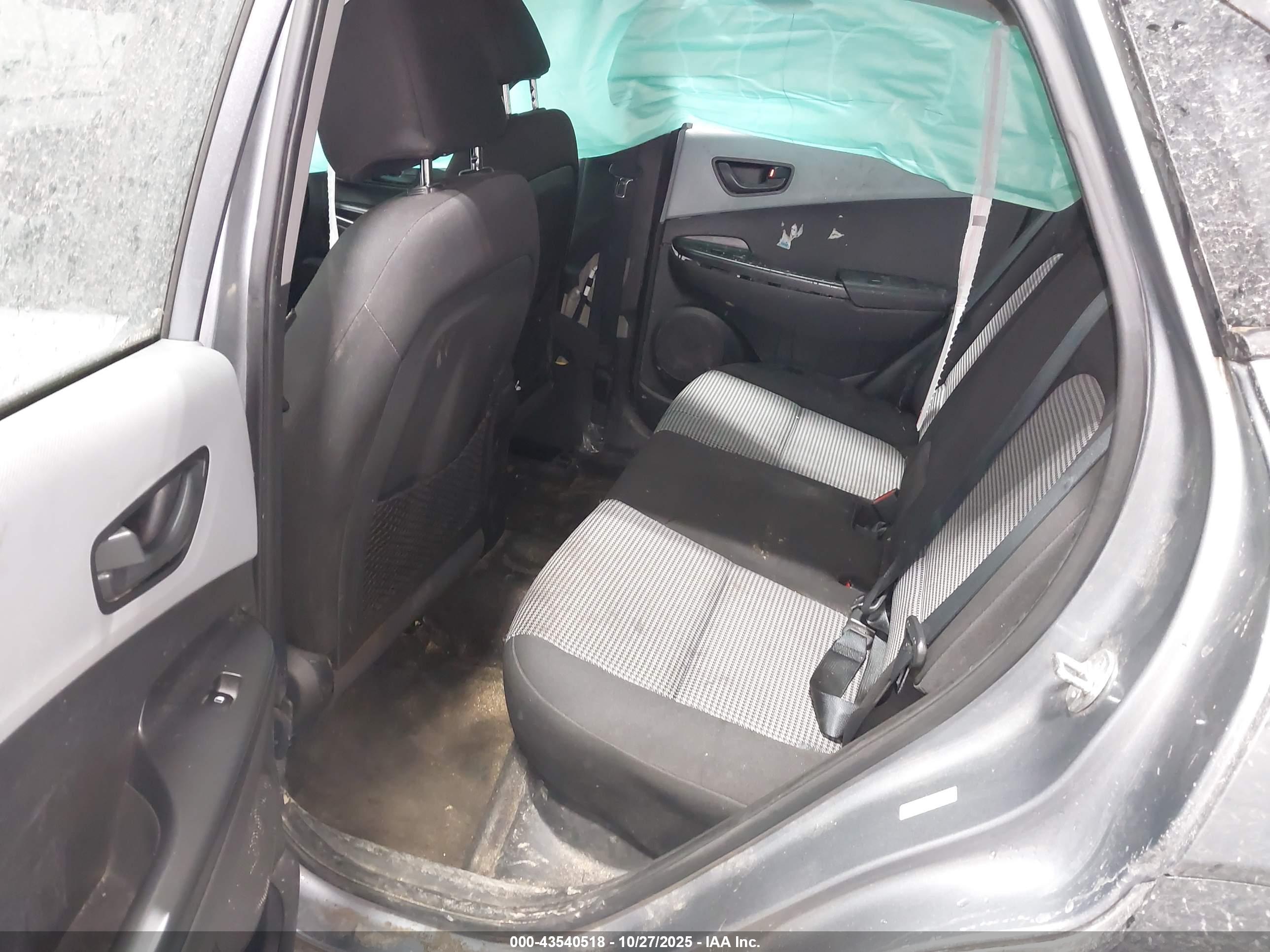 HYUNDAI KONA image 8