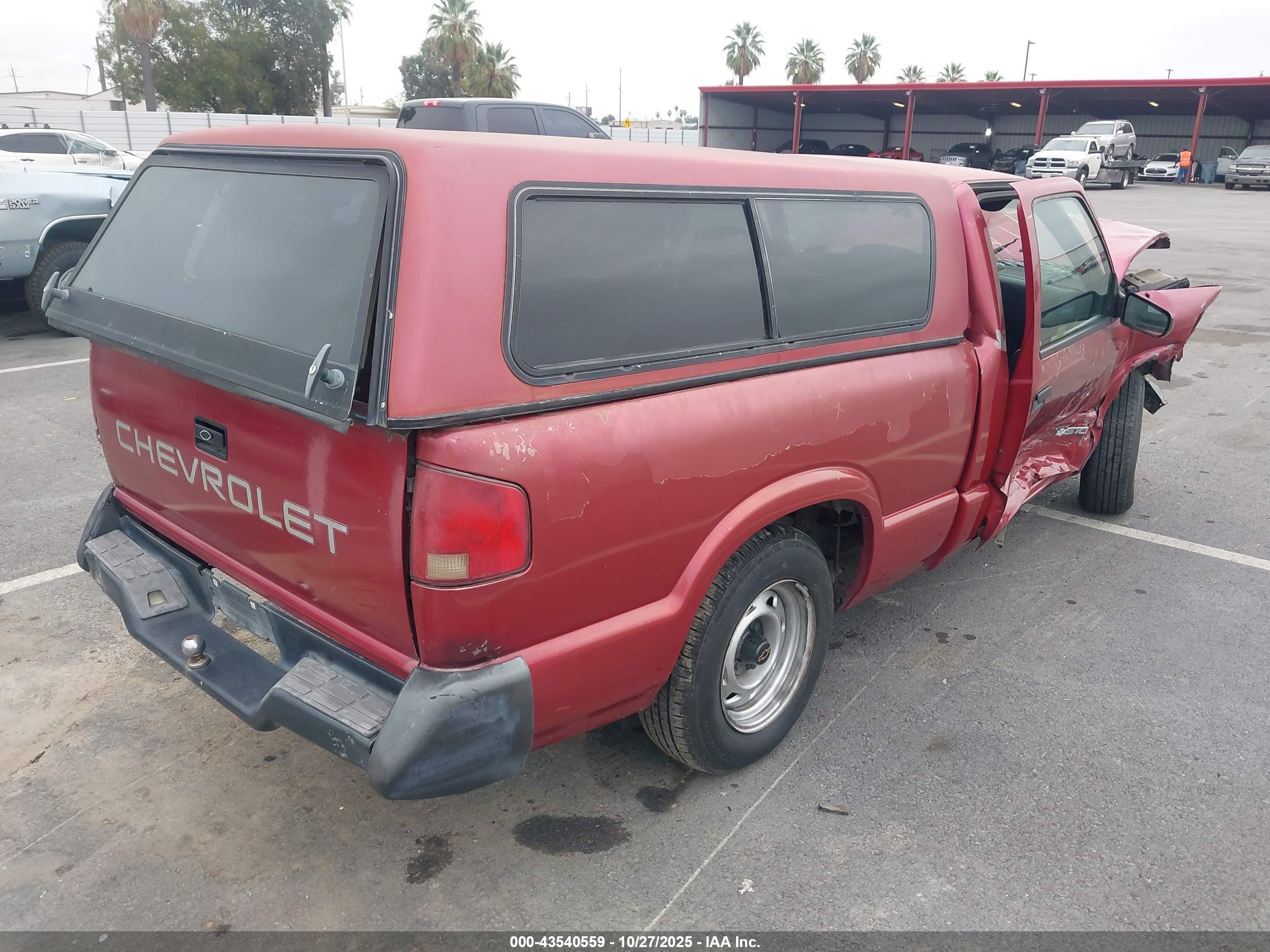 CHEVROLET S image 4