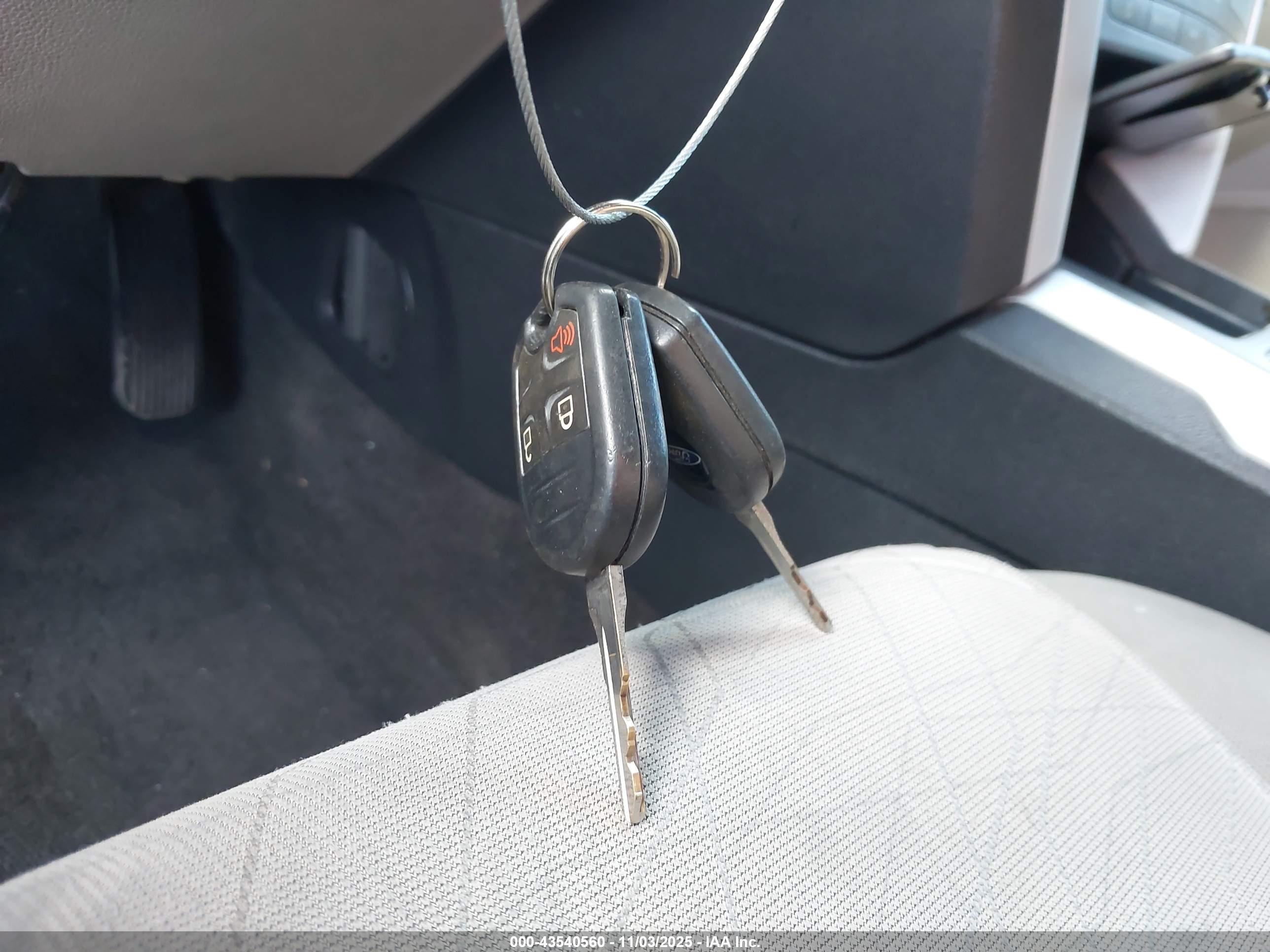 FORD EXPLORER image 11