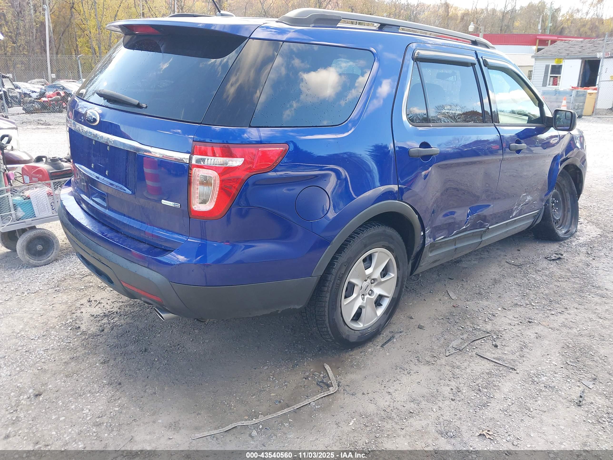 FORD EXPLORER image 4