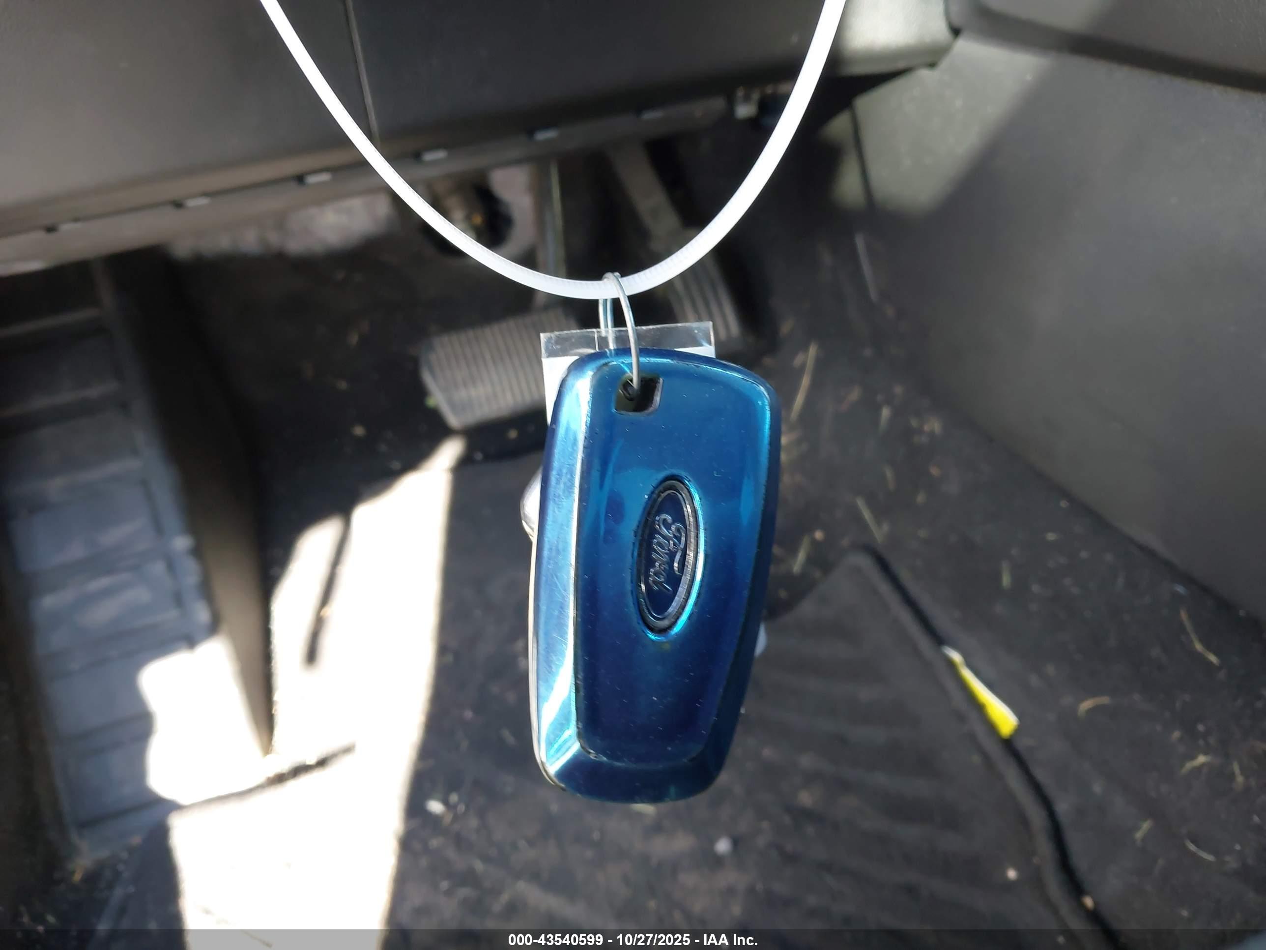 FORD ESCAPE image 11