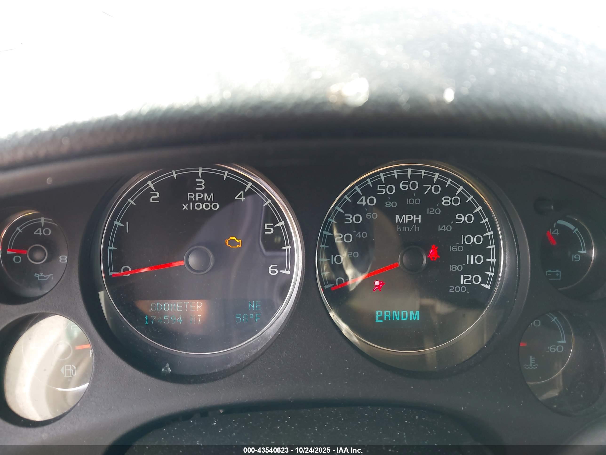 CHEVROLET TAHOE image 7