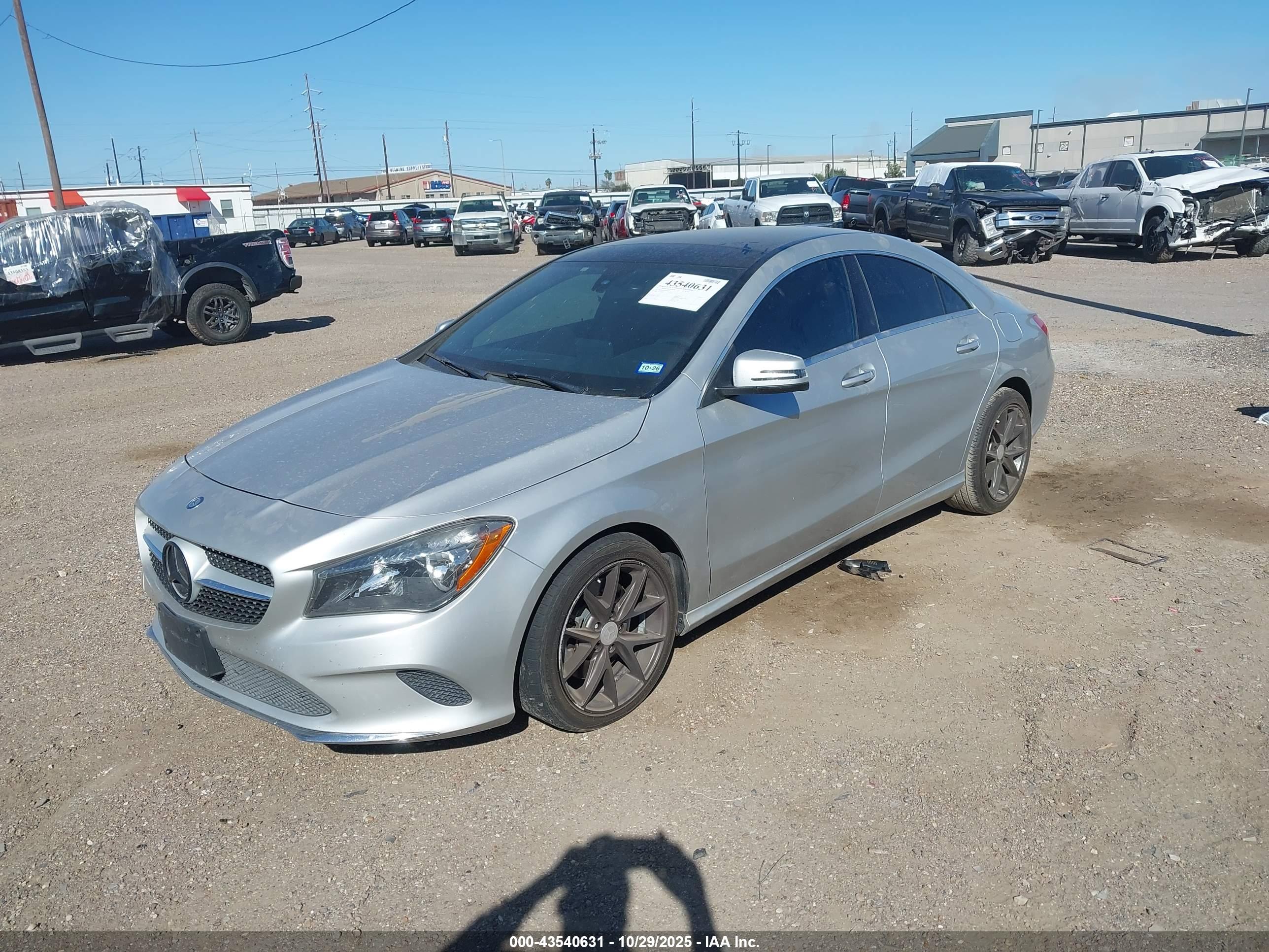 MERCEDES-BENZ CLA image 2