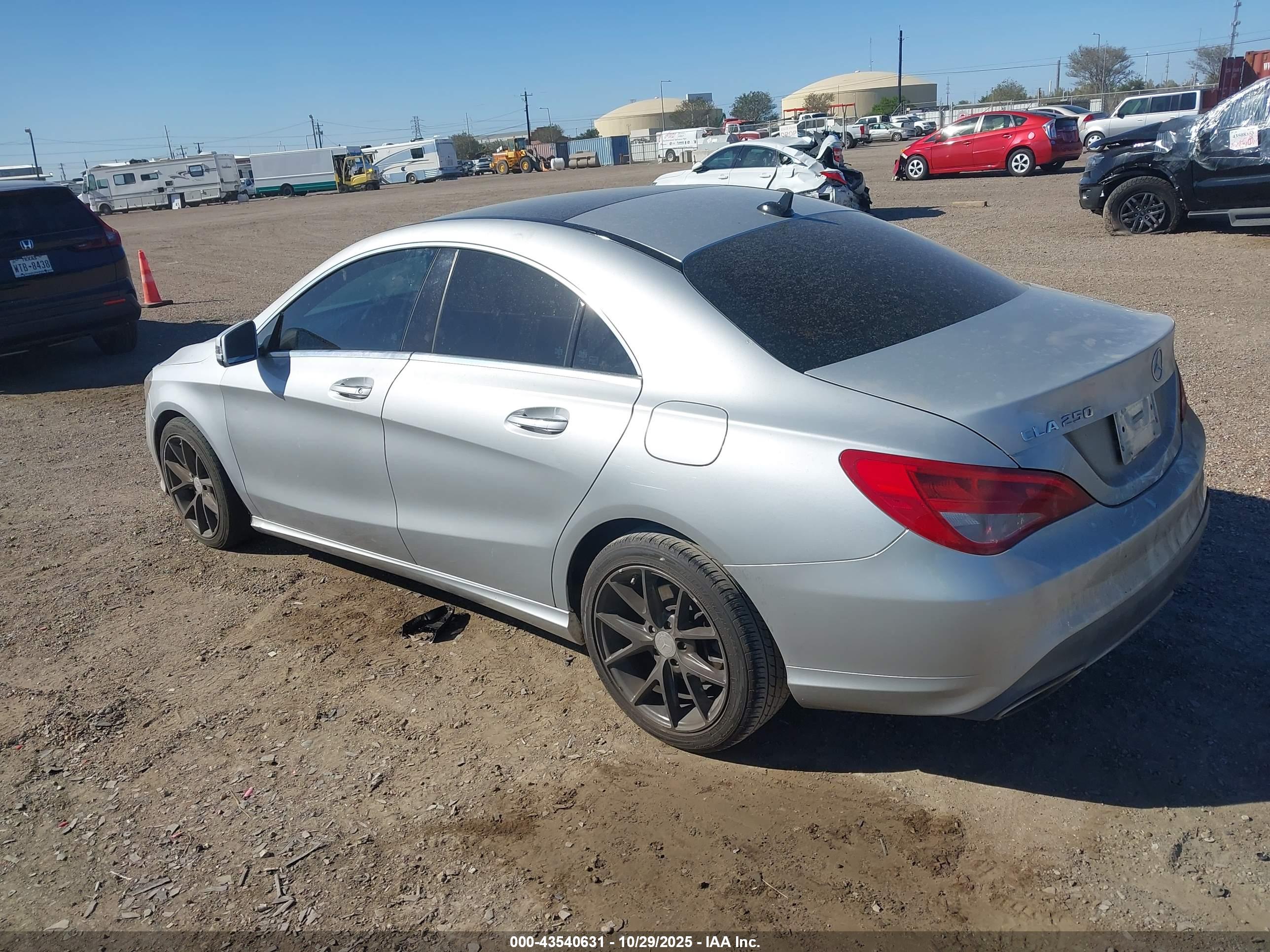 MERCEDES-BENZ CLA image 3