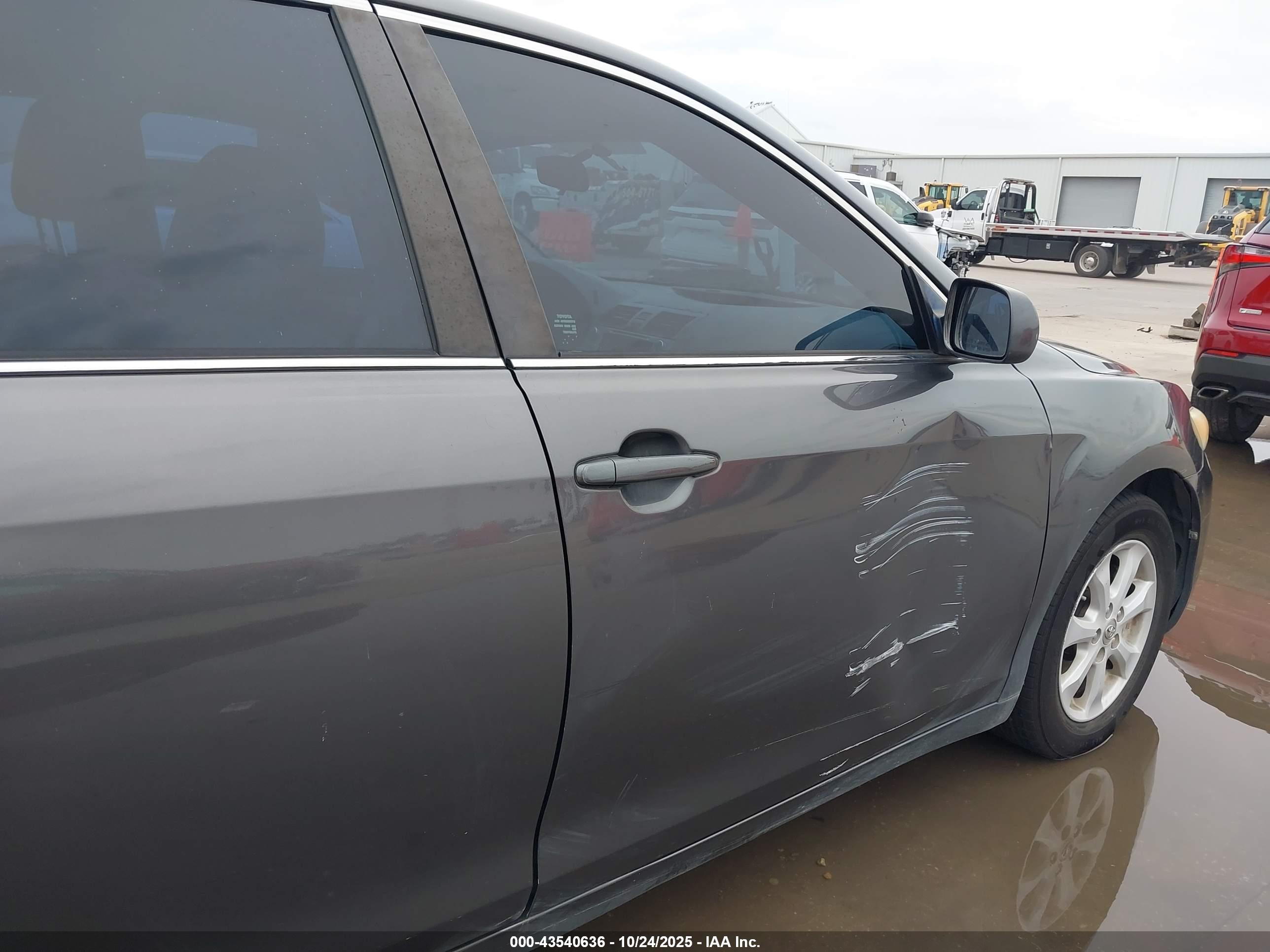 TOYOTA CAMRY image 6