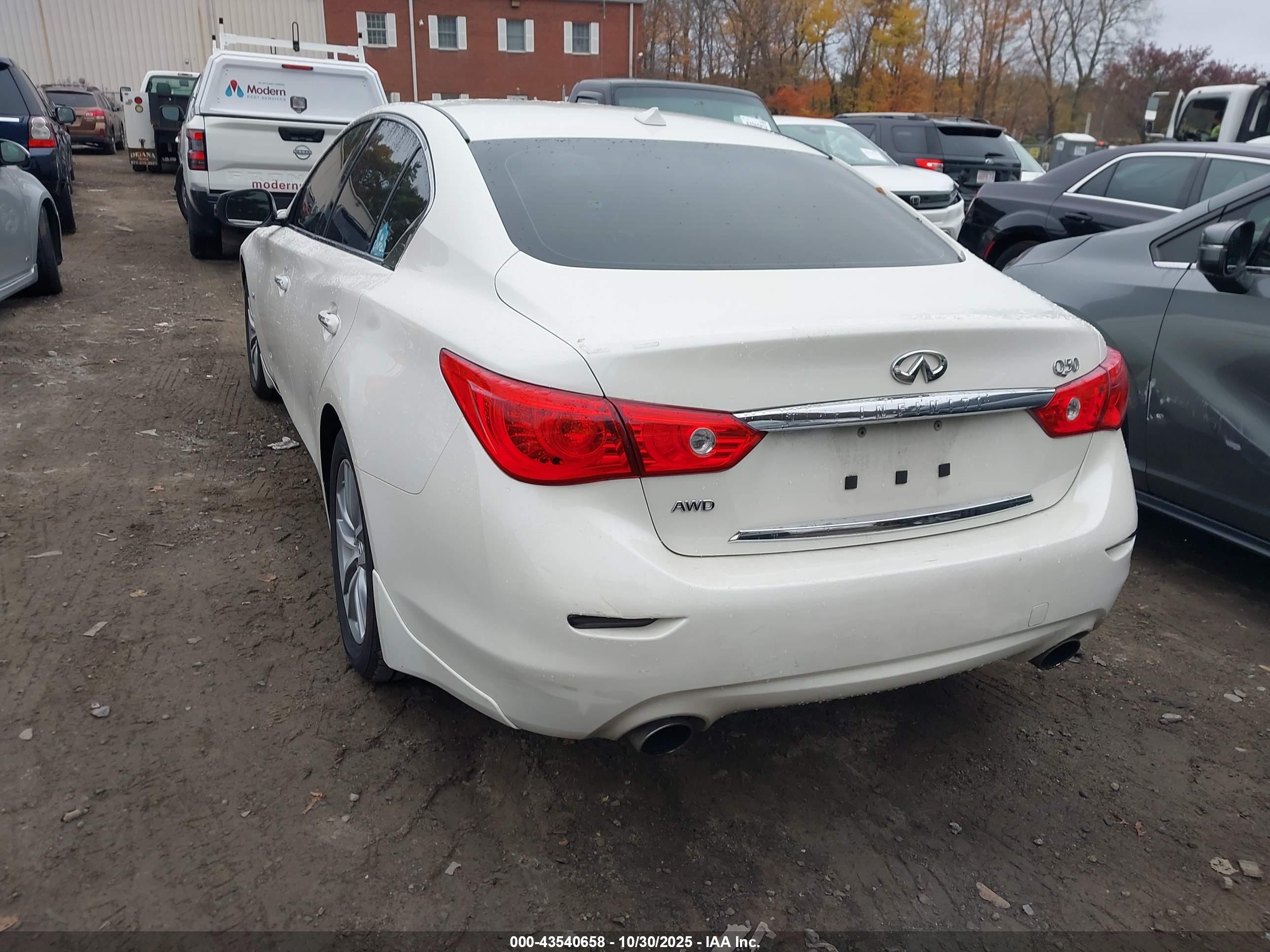 INFINITI Q50 image 3