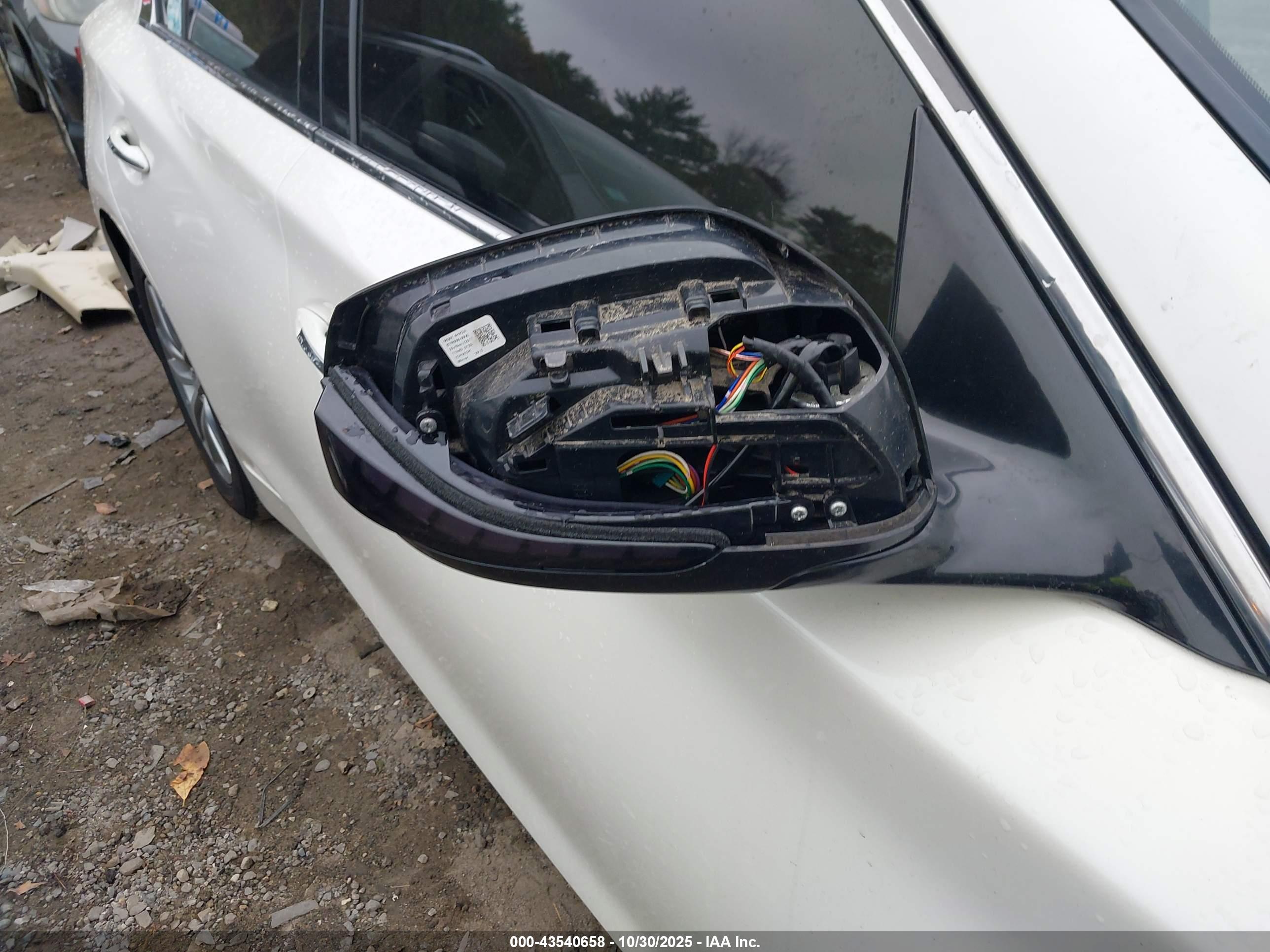 INFINITI Q50 image 6