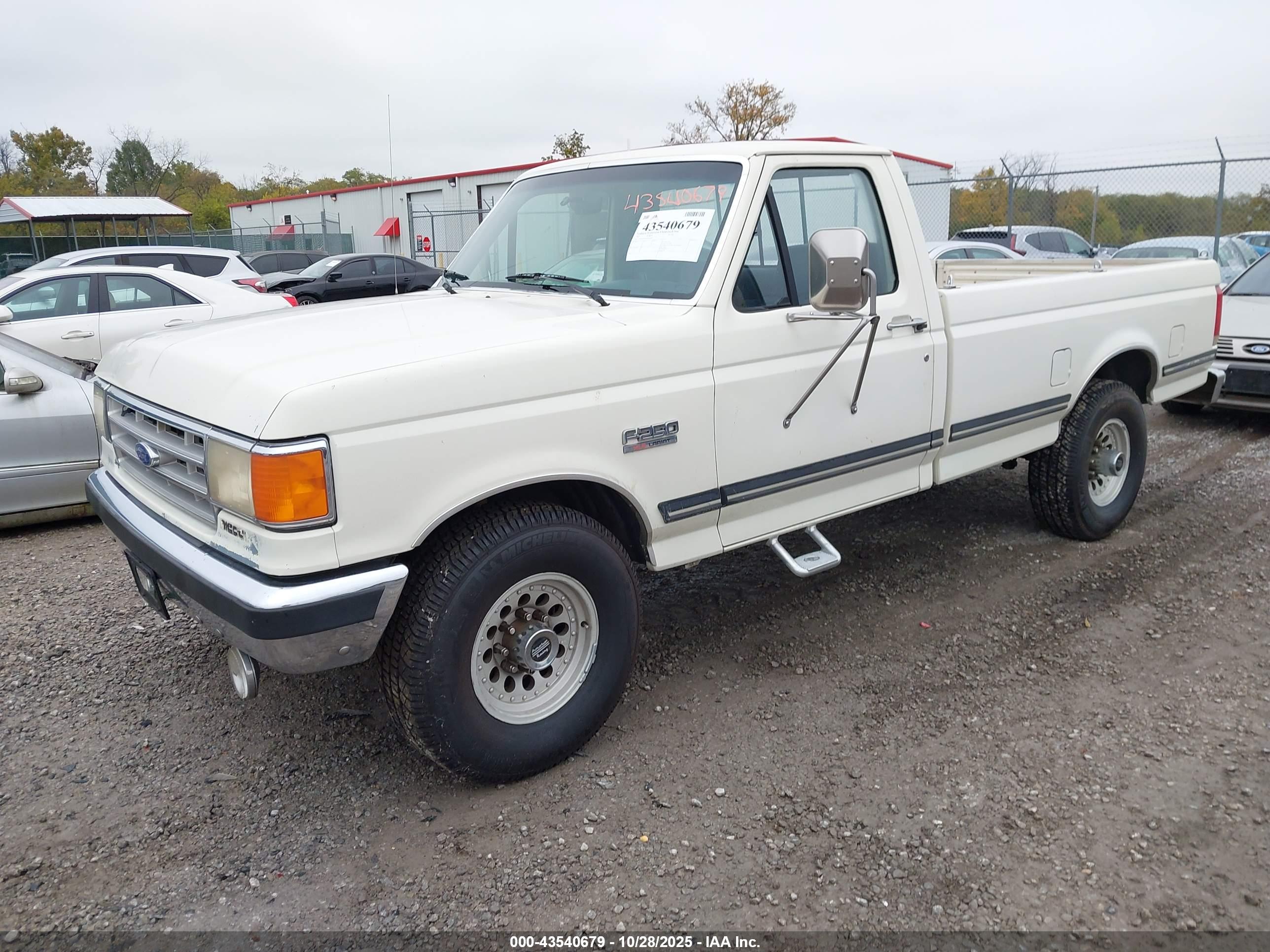 FORD F250 image 2