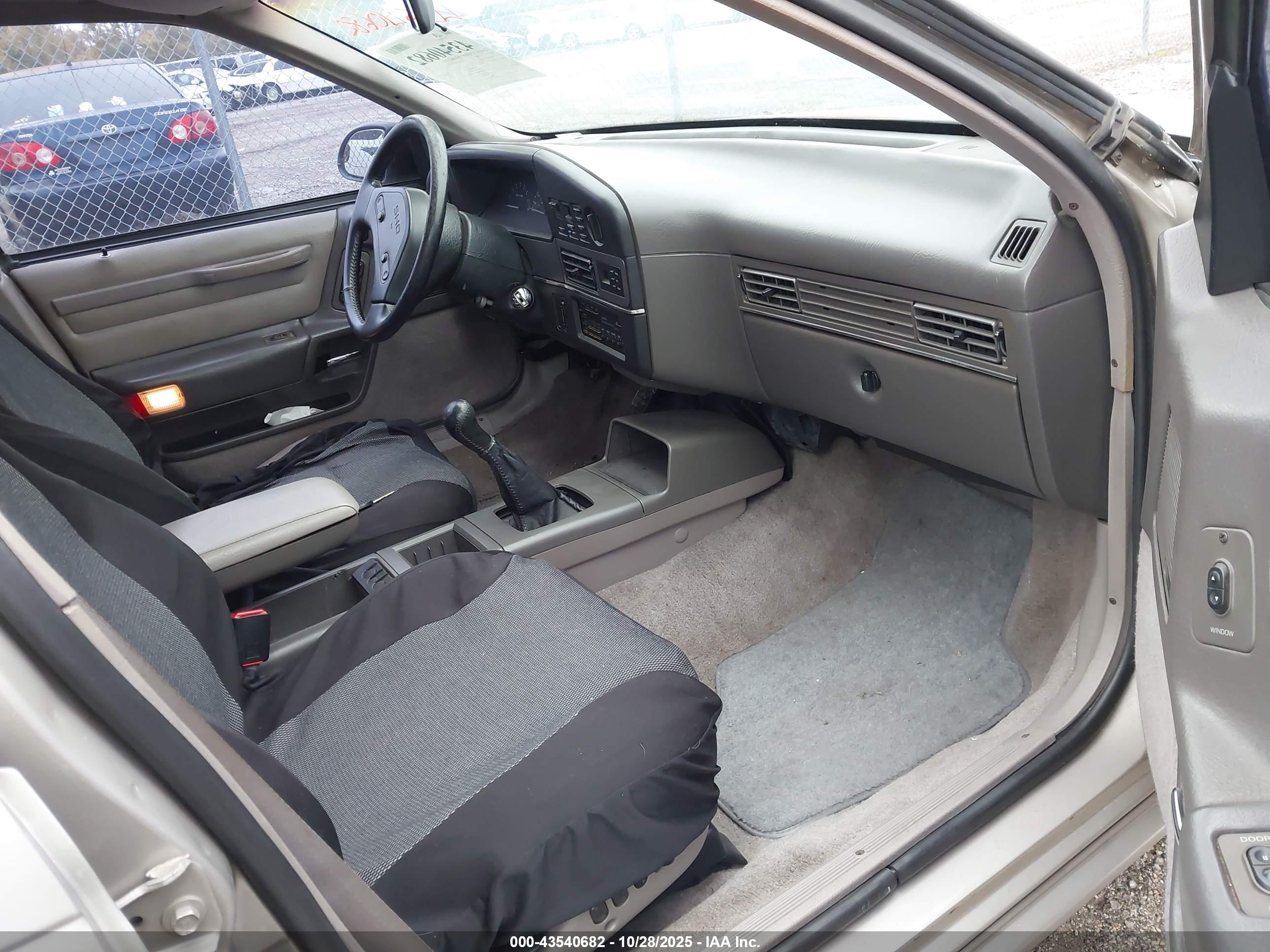 FORD TAURUS image 5