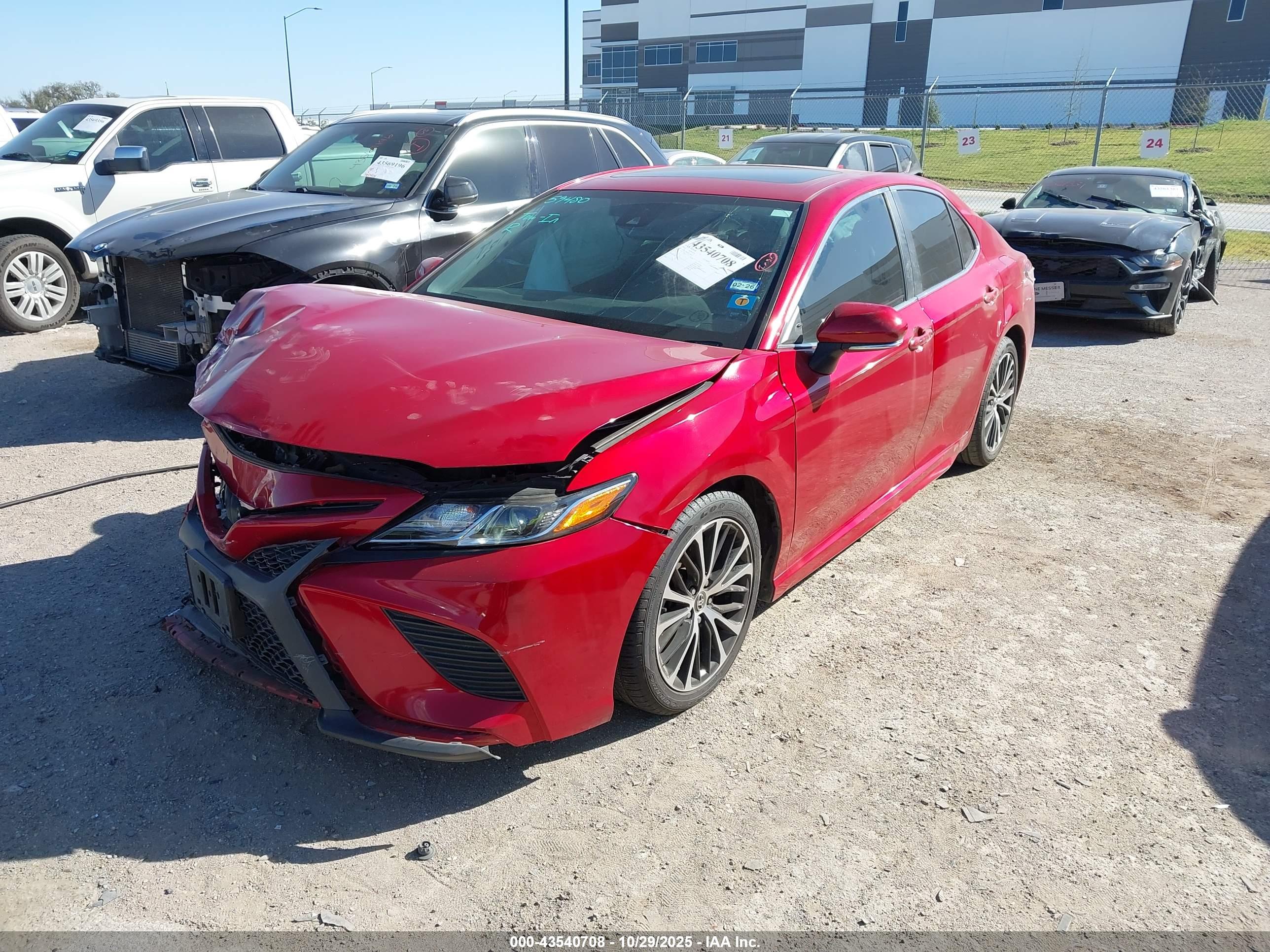 TOYOTA CAMRY image 2