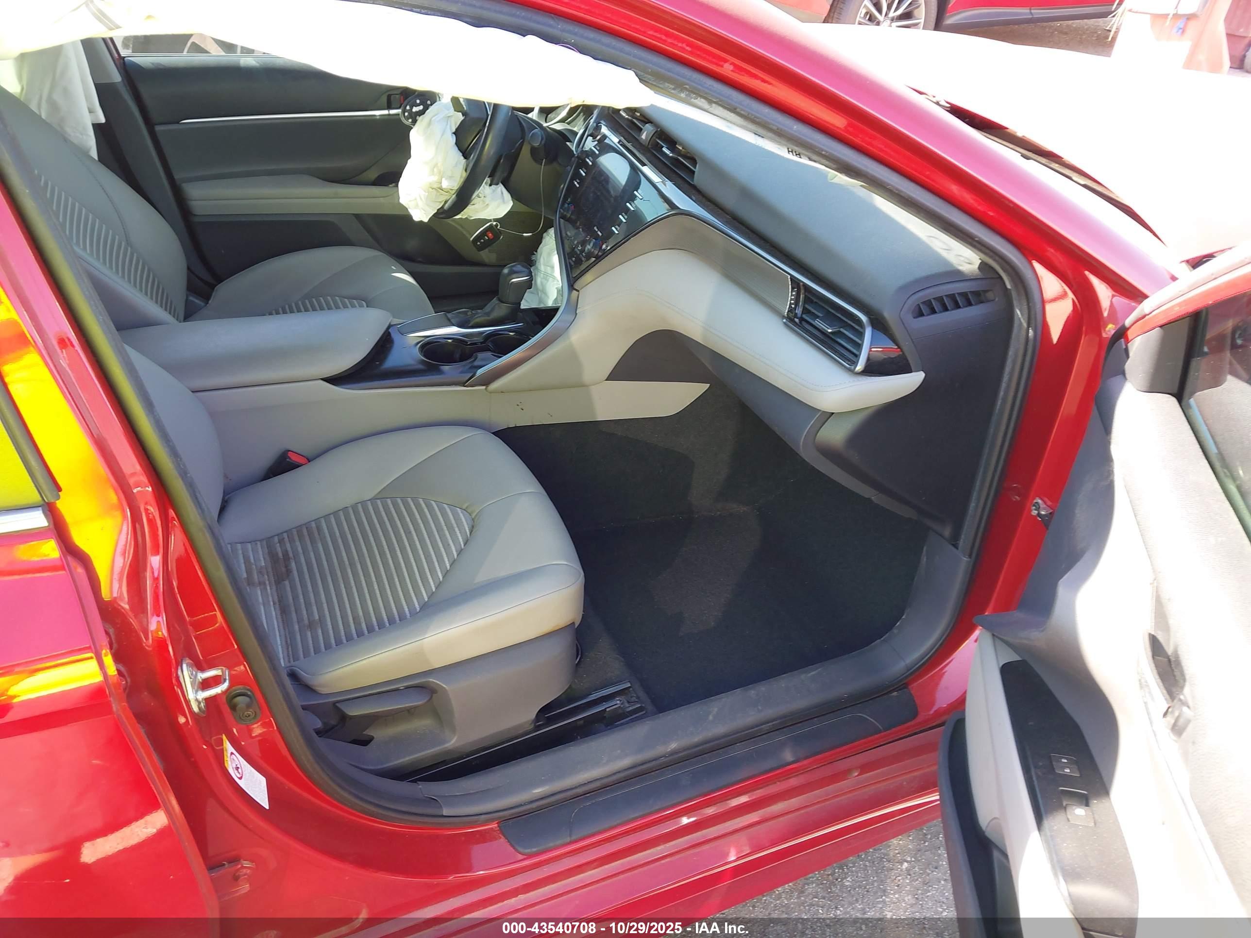 TOYOTA CAMRY image 5
