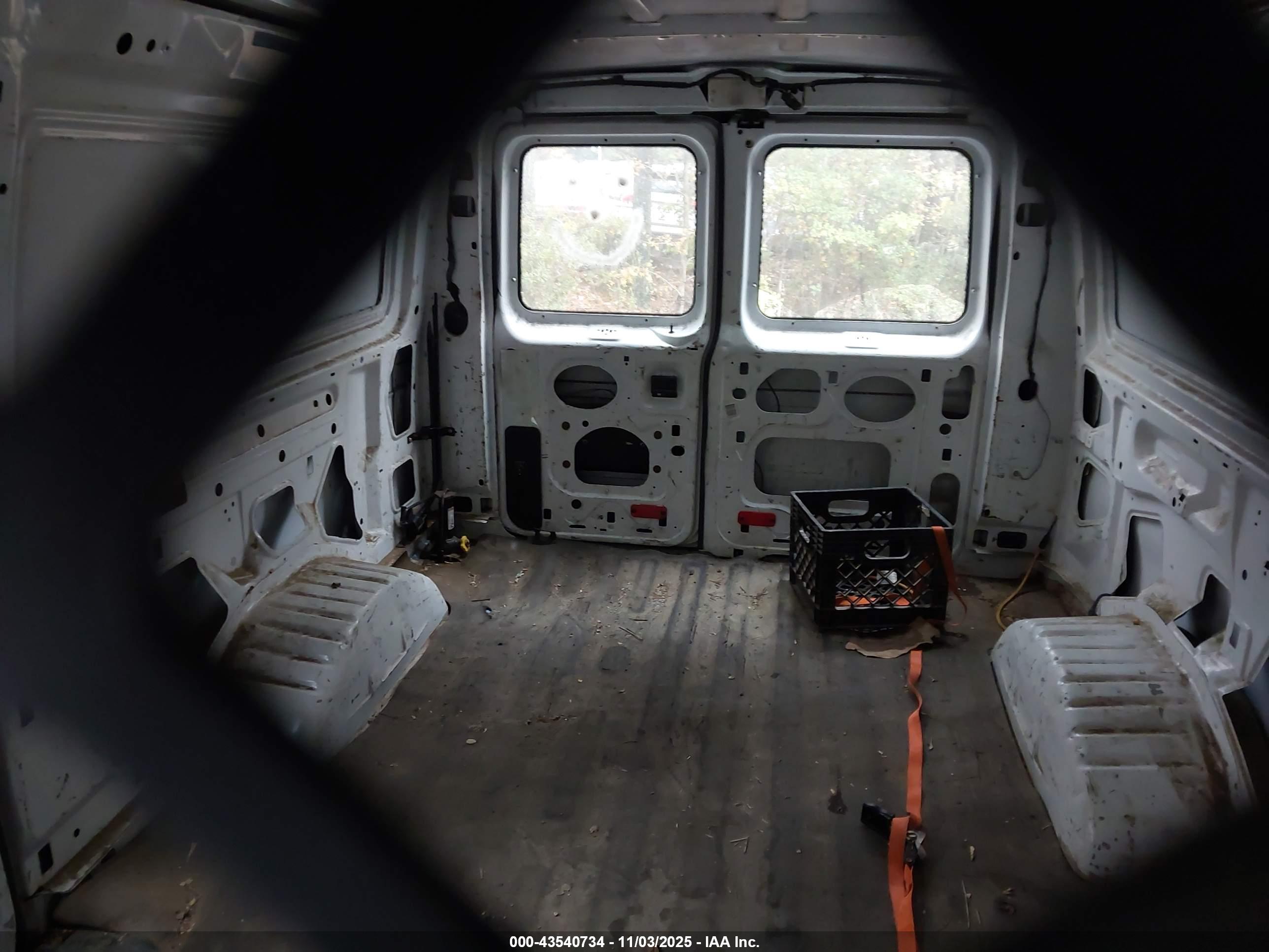 FORD E-250 image 8