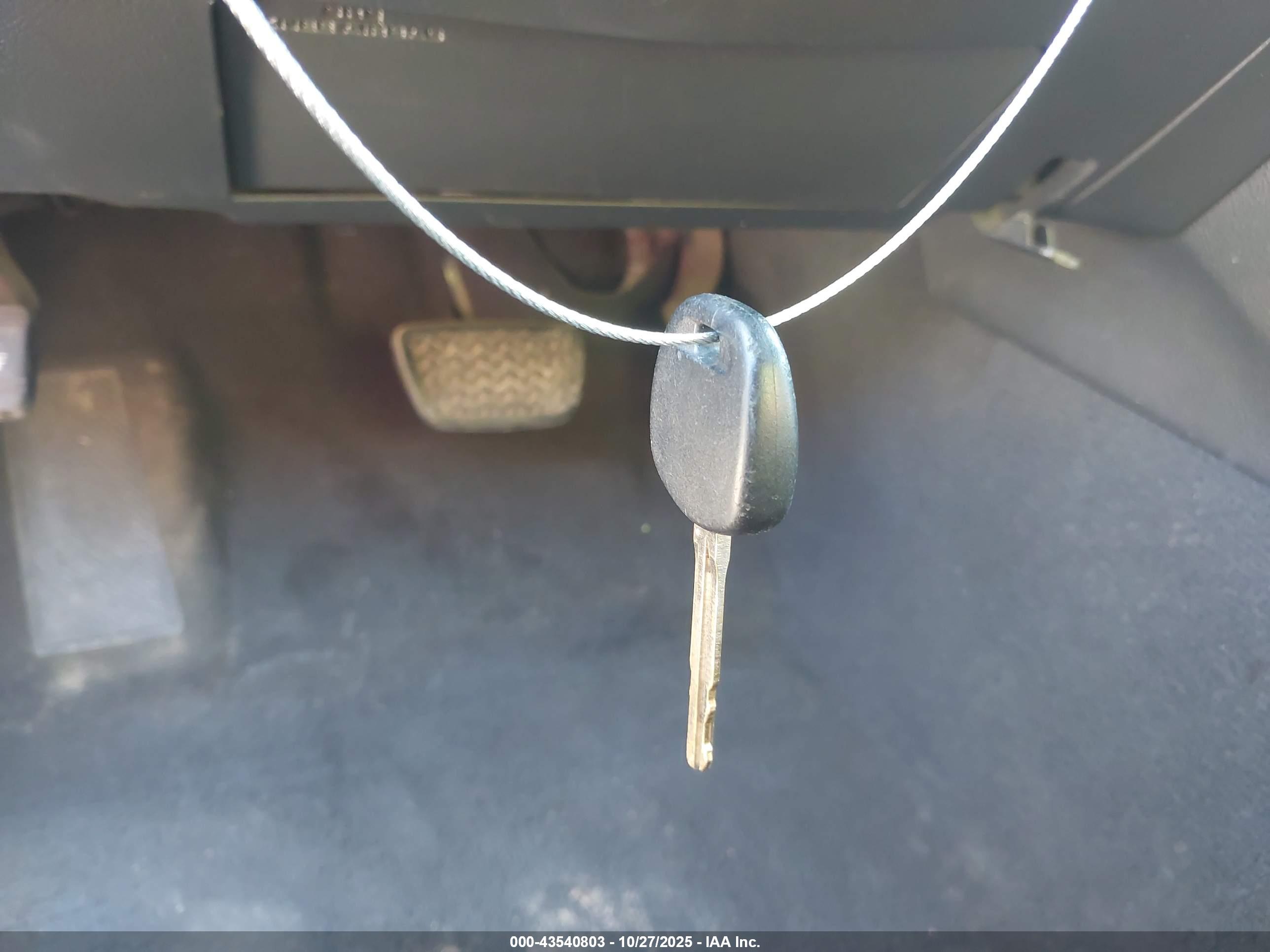 TOYOTA AVALON image 11