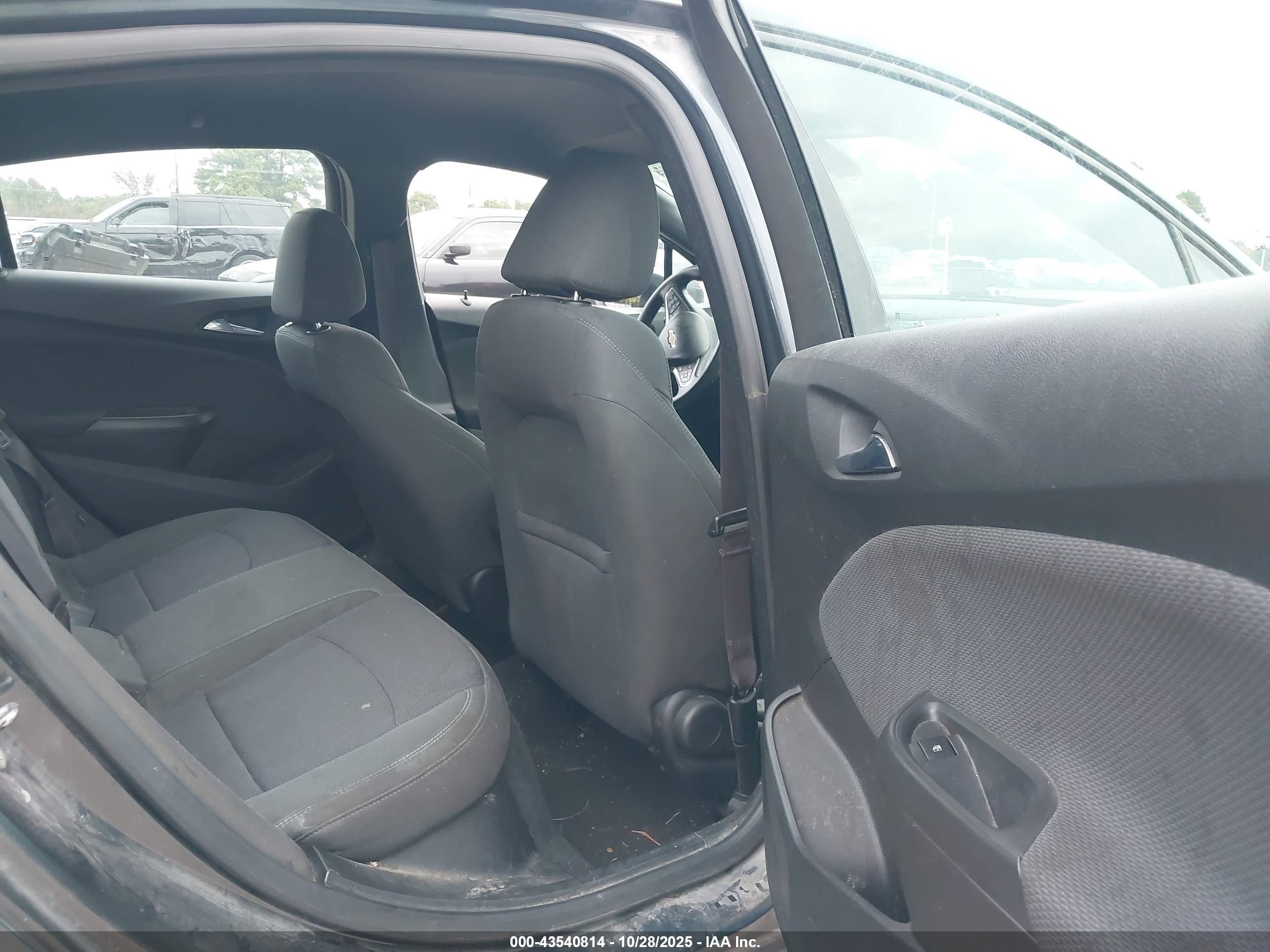 CHEVROLET CRUZE image 8