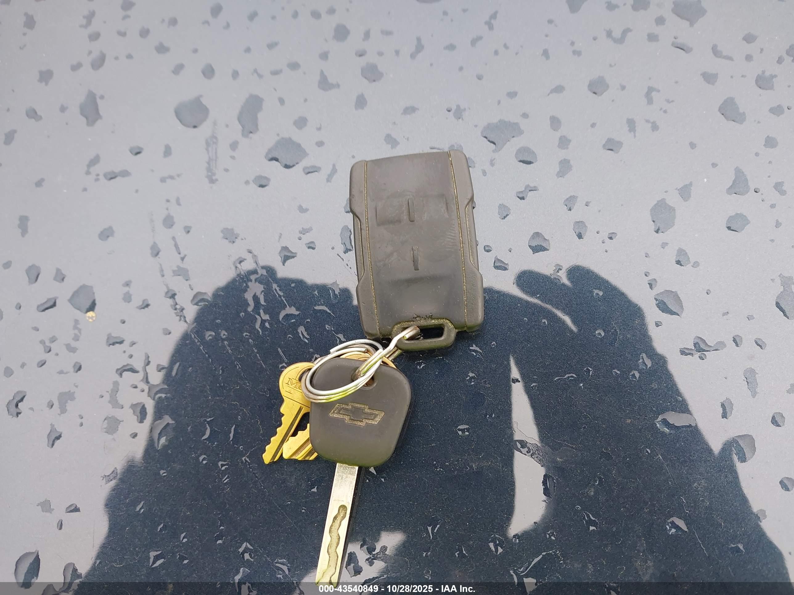CHEVROLET COLORADO image 11