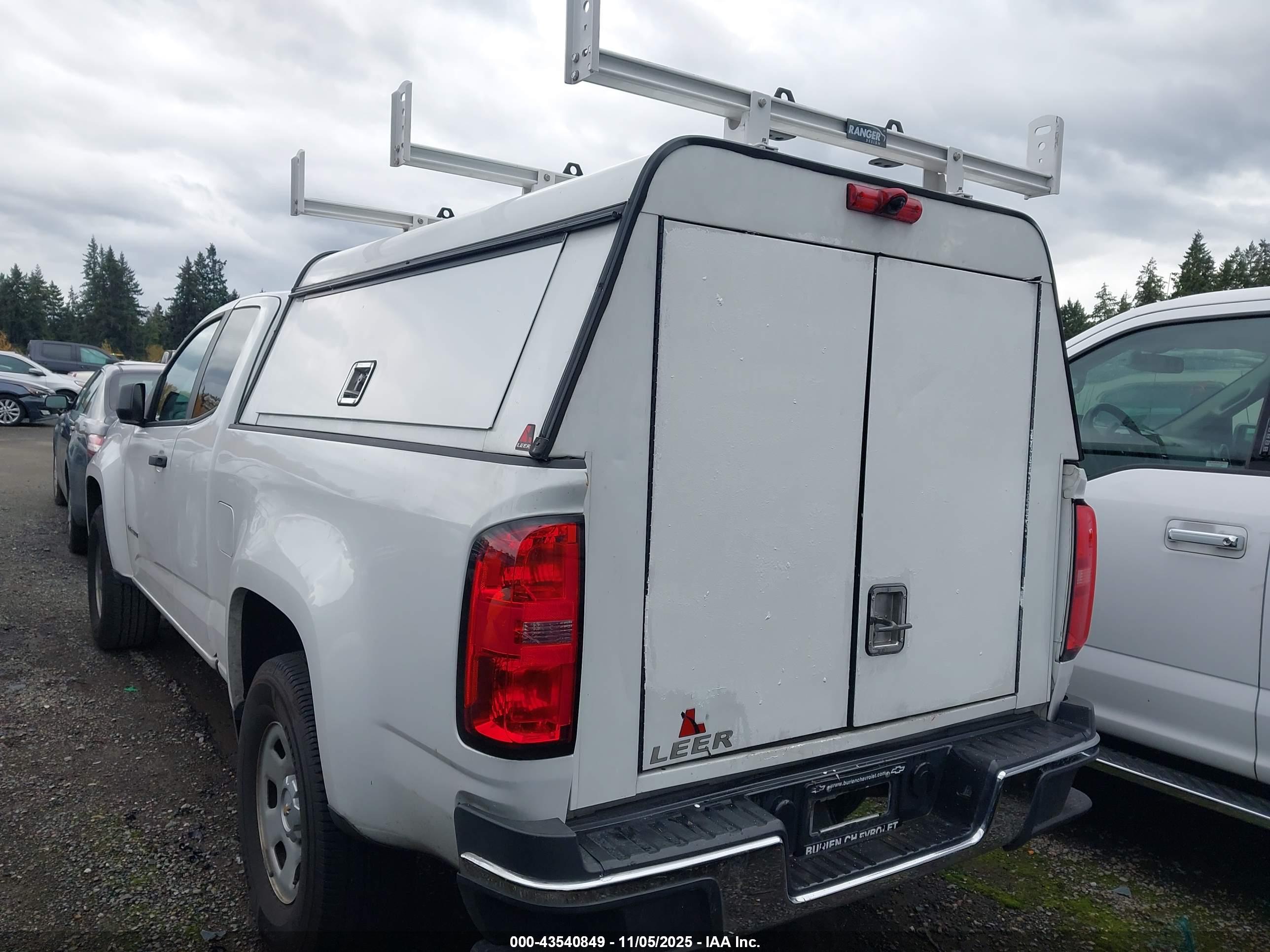 CHEVROLET COLORADO image 3