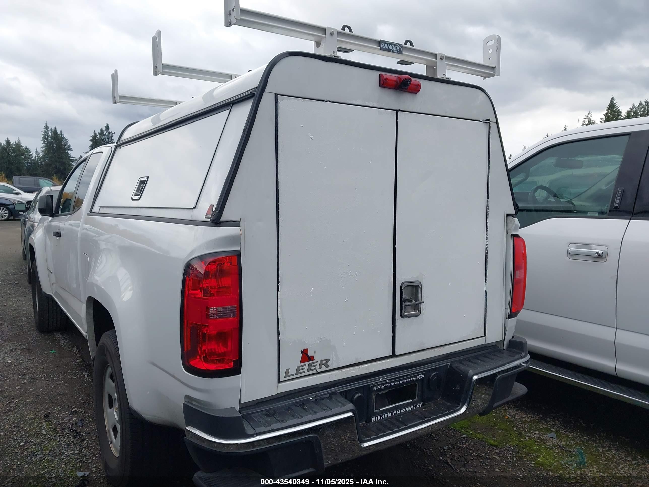 CHEVROLET COLORADO image 6