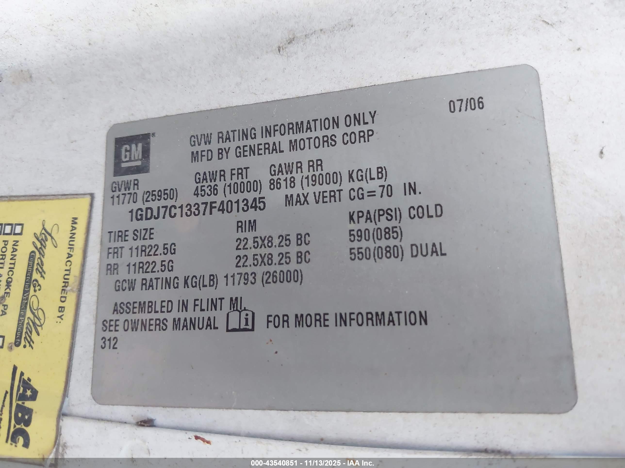 GMC C7500 image 9