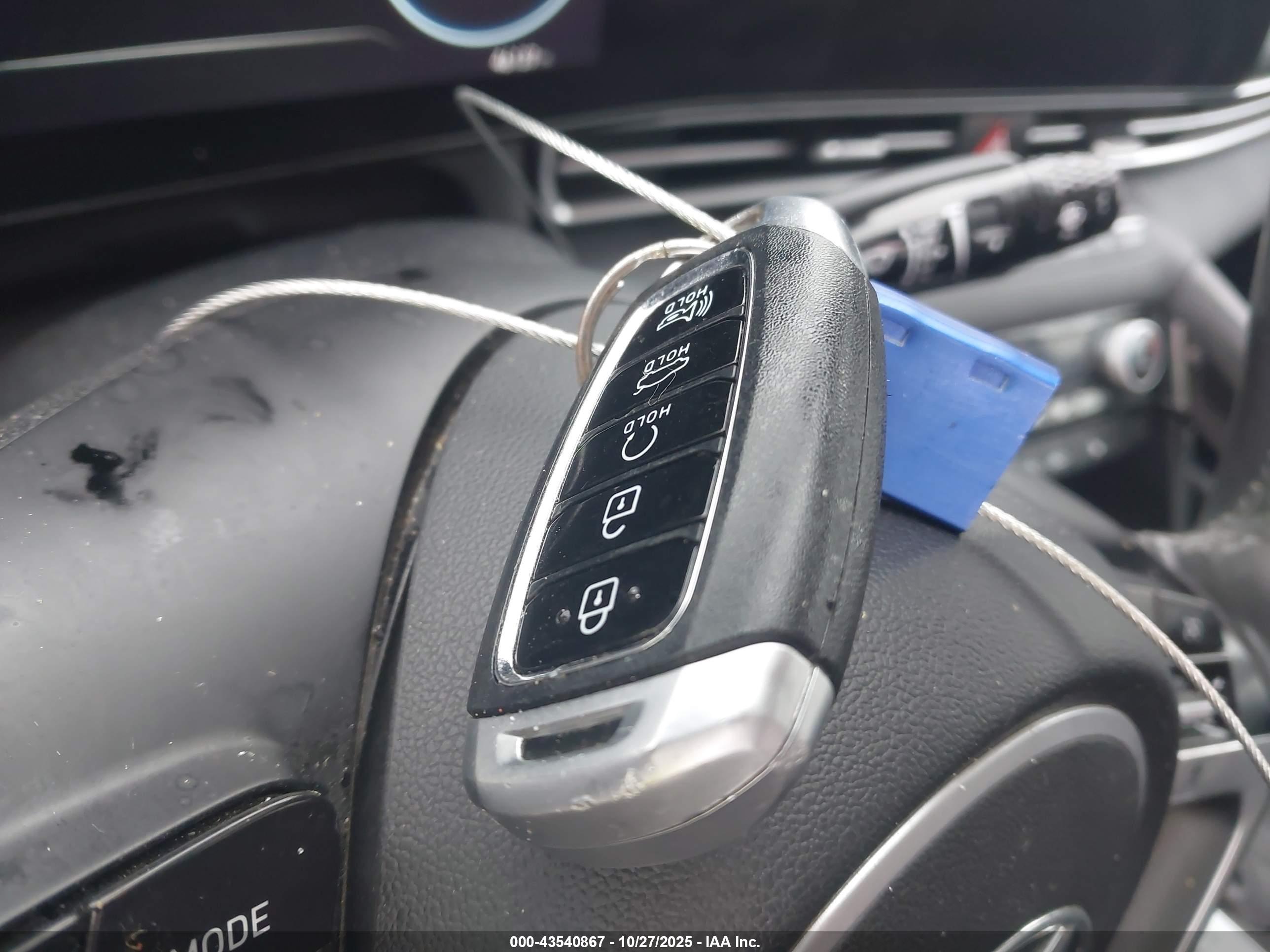 HYUNDAI ELANTRA image 11