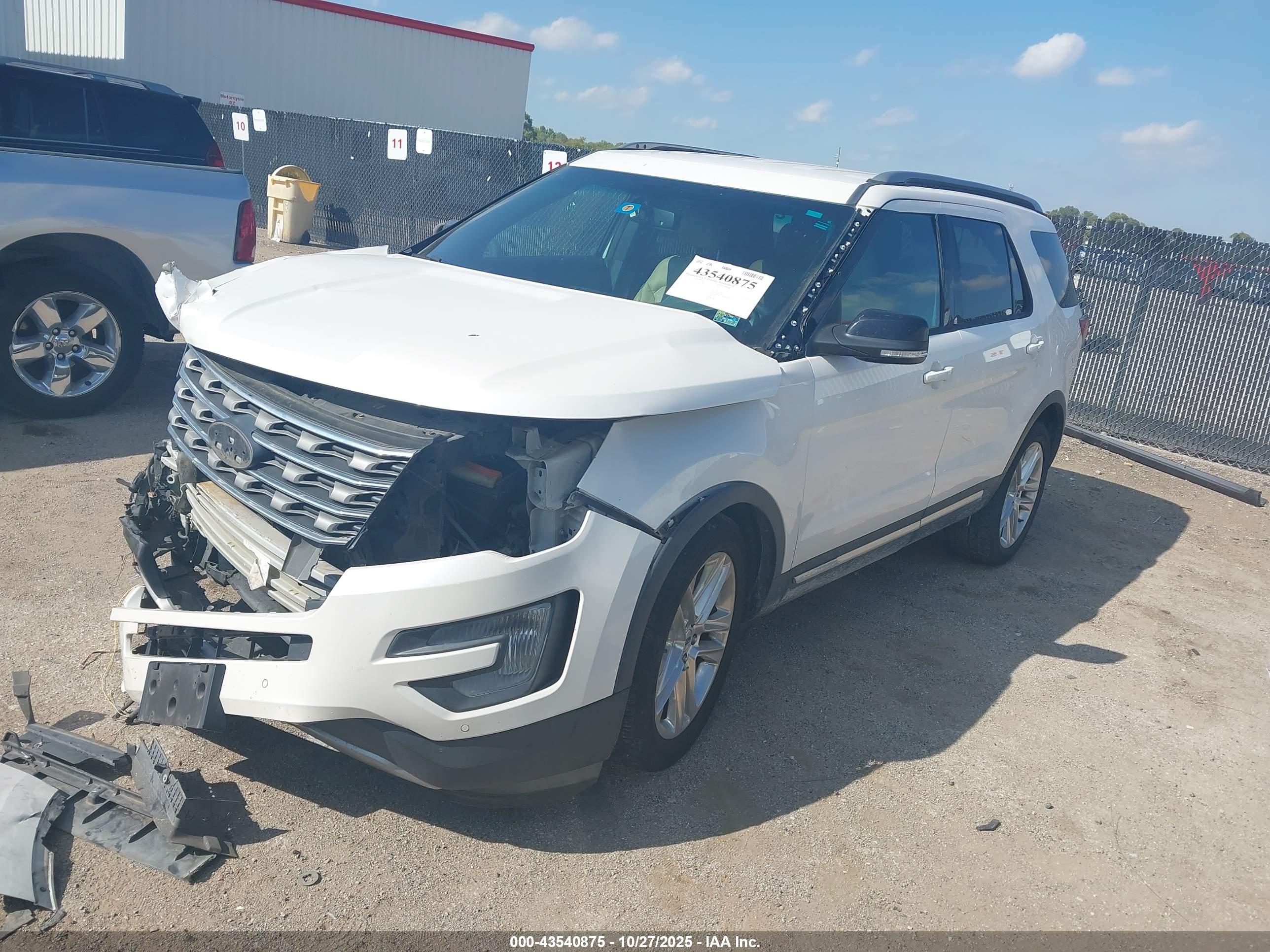 FORD EXPLORER image 2